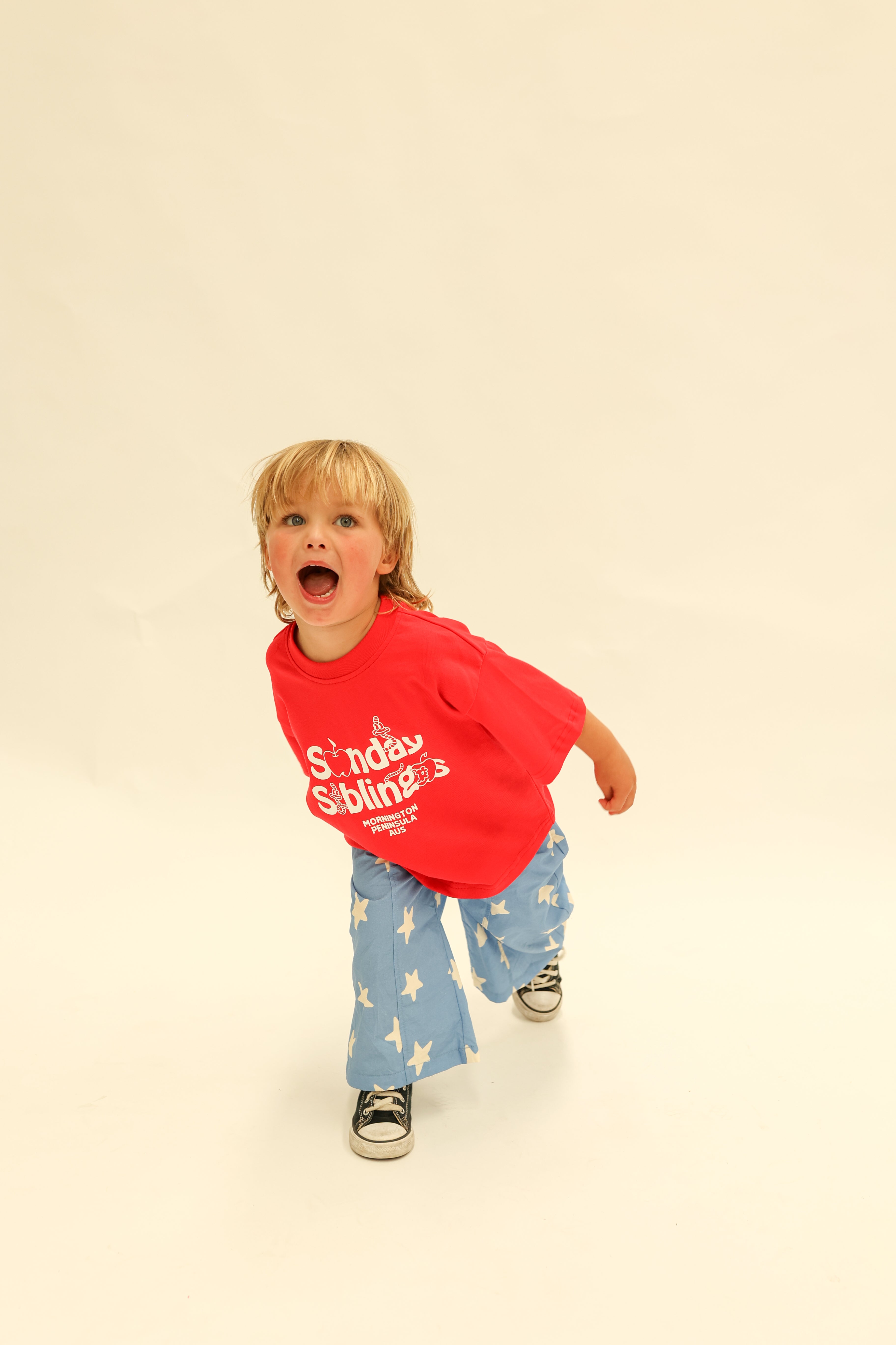 sunday siblings doc tee - red