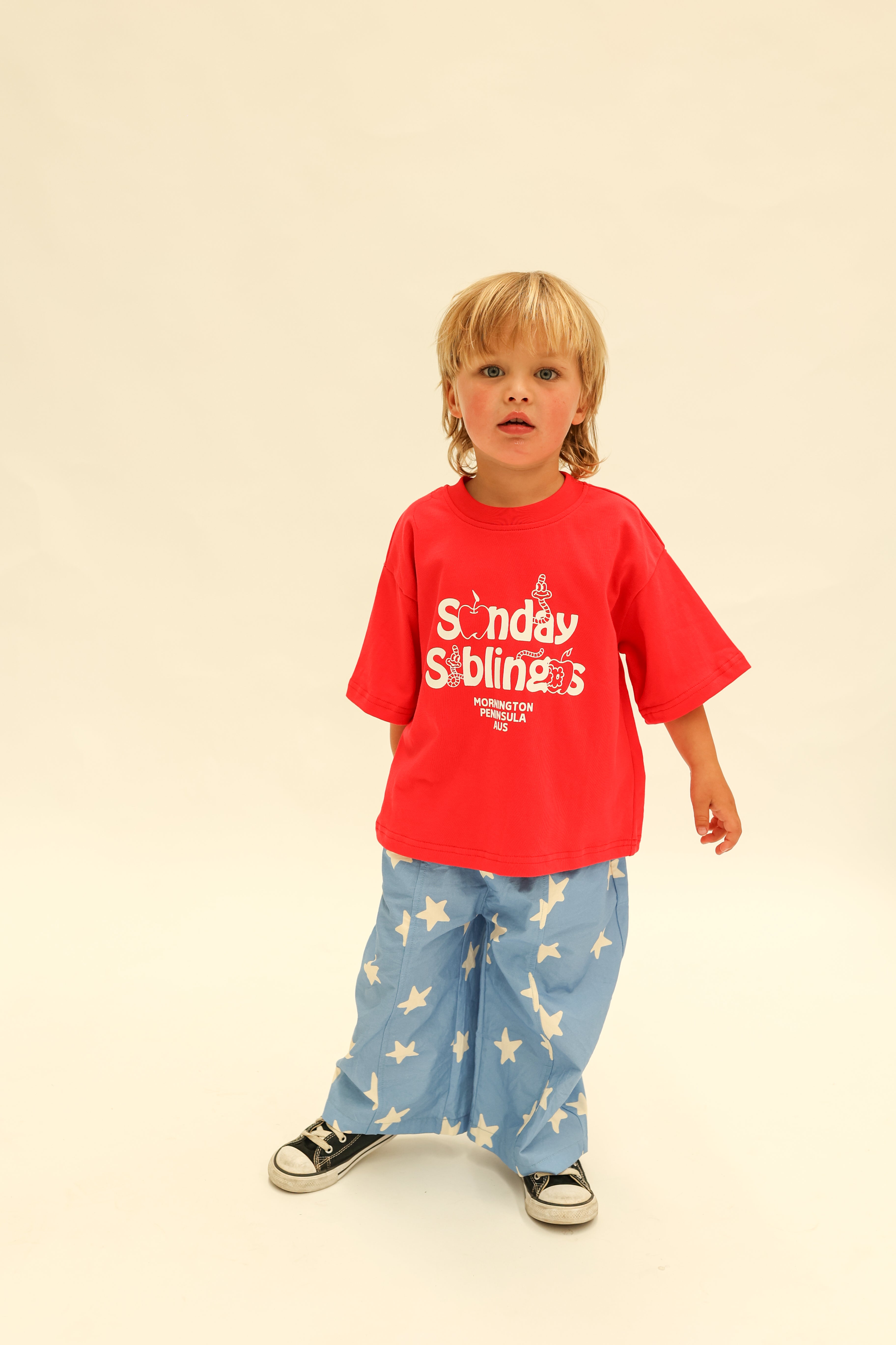 sunday siblings doc tee - red