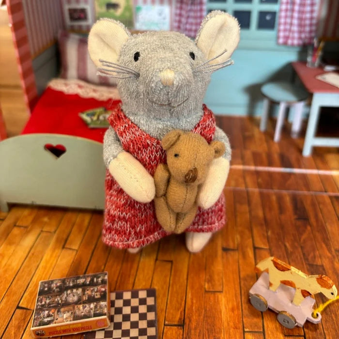 sam & julia mouse mansion to go - bedroom