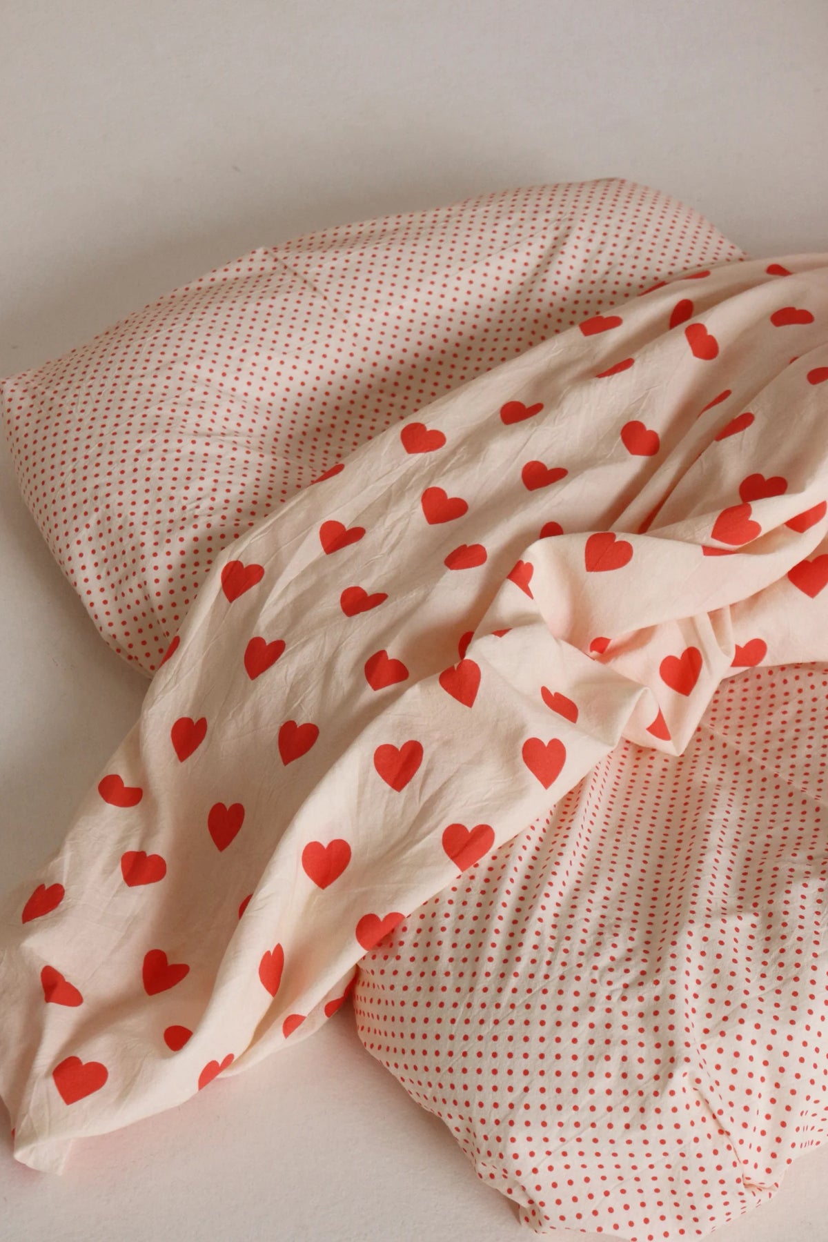 play linen 'grow with me' swaddle wrap - sweetheart love hearts (pre order)
