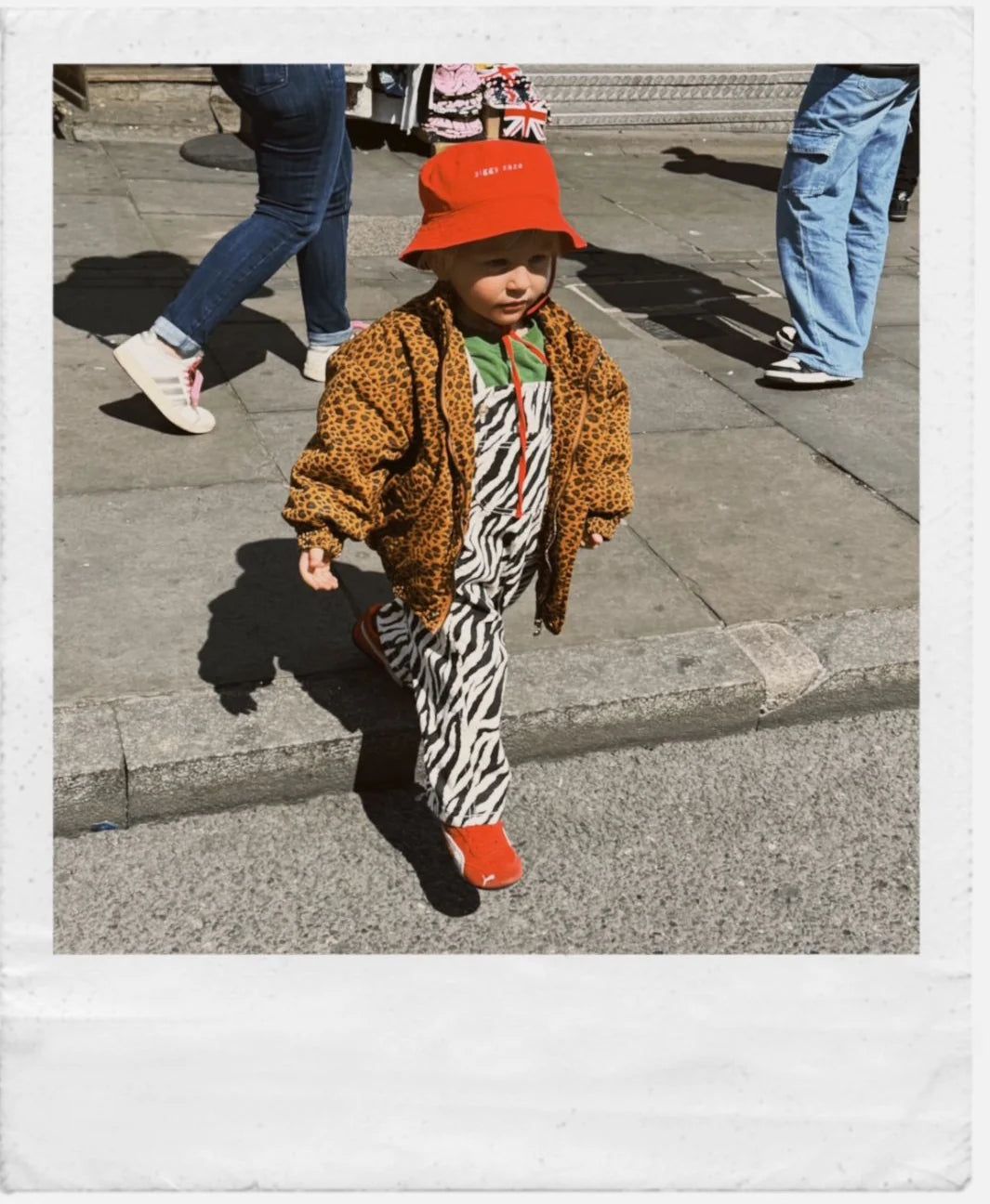 ziggy zaza lala bucket hat - racer red