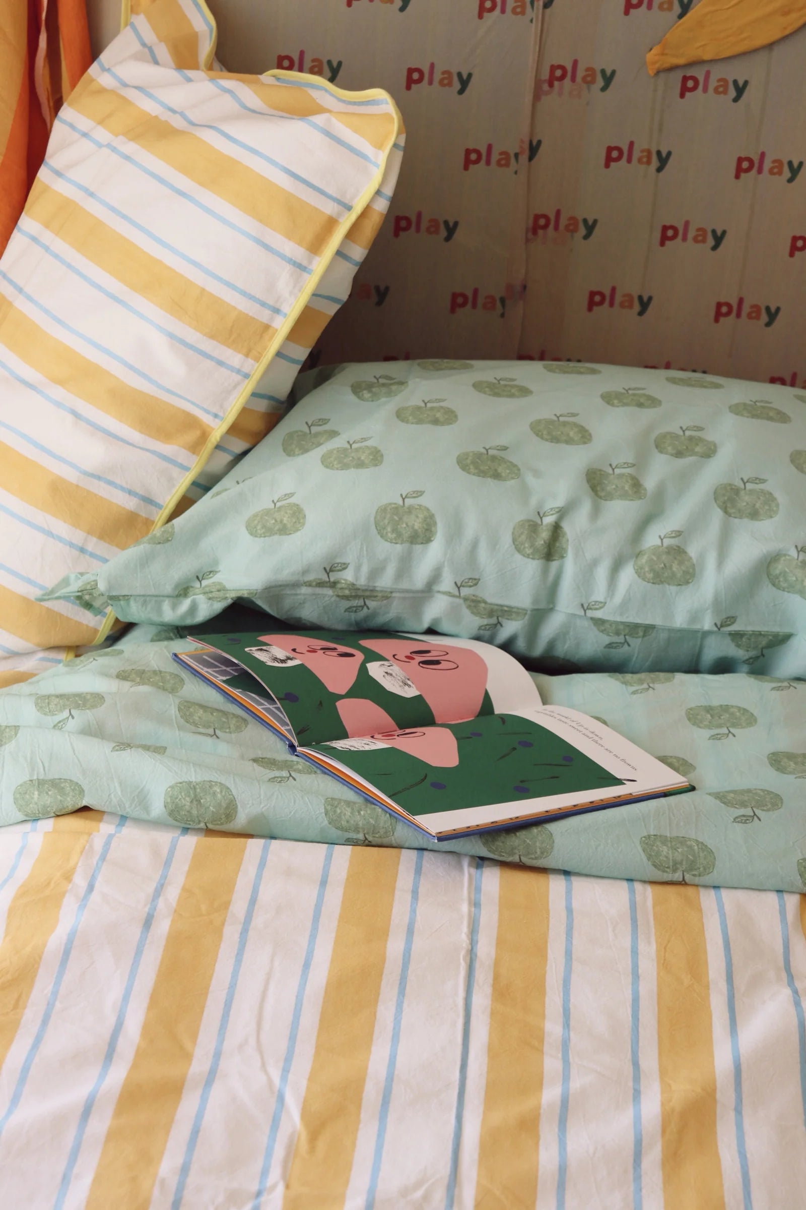 play linen orchard fitted sheet set