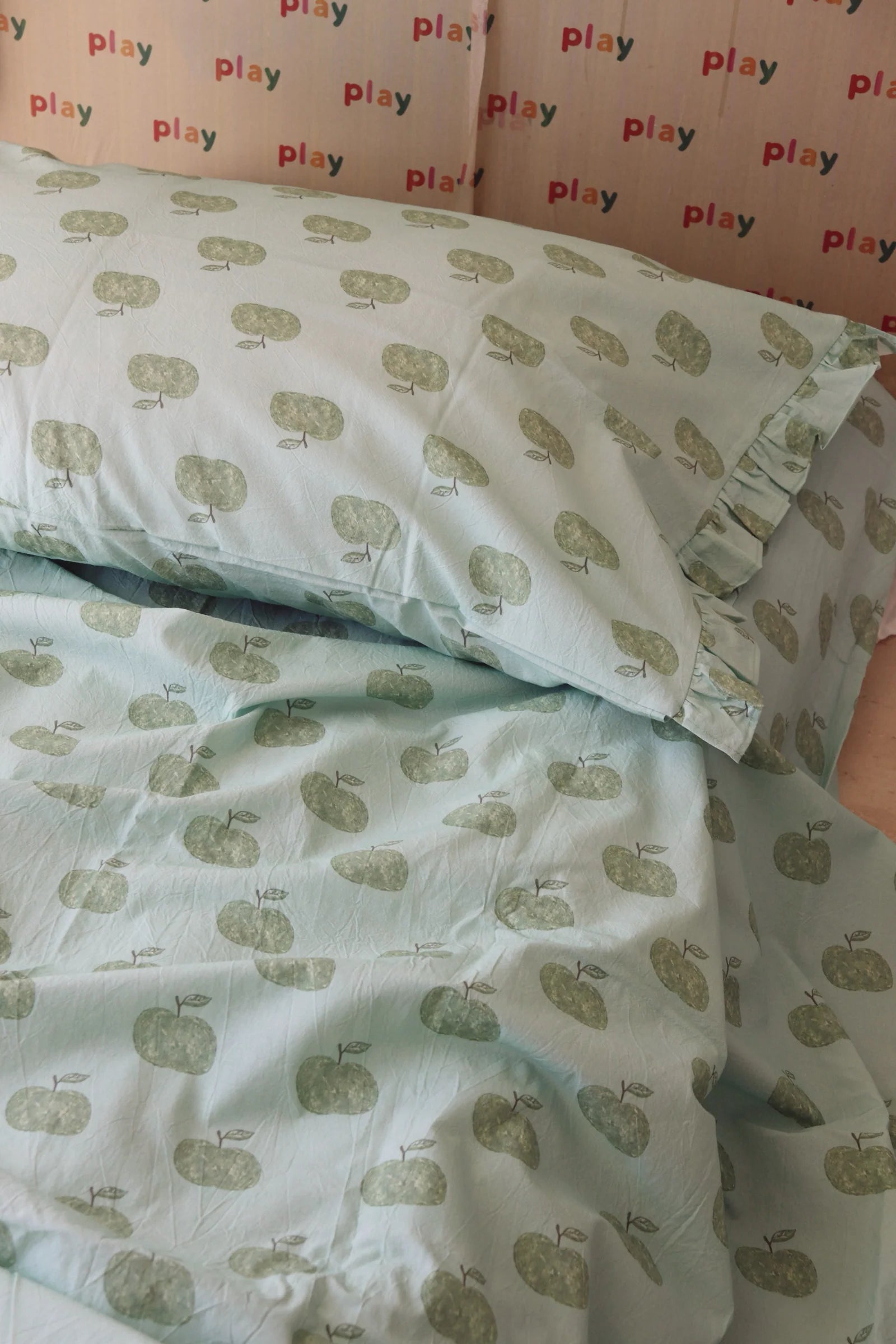 play linen orchard flat sheet separates