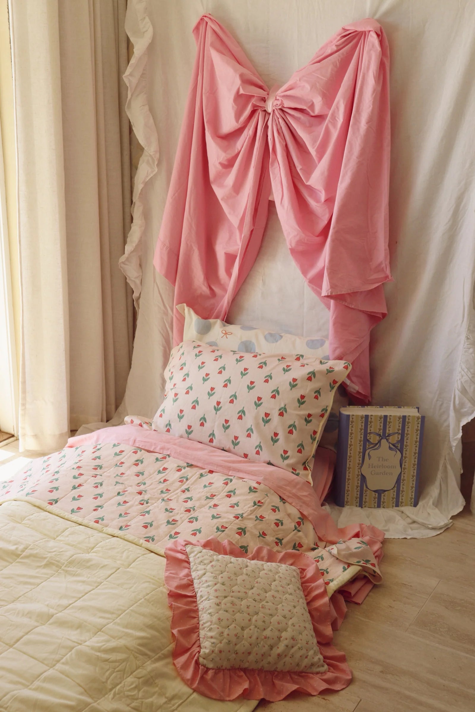 play linen tulip garden reversible quilt