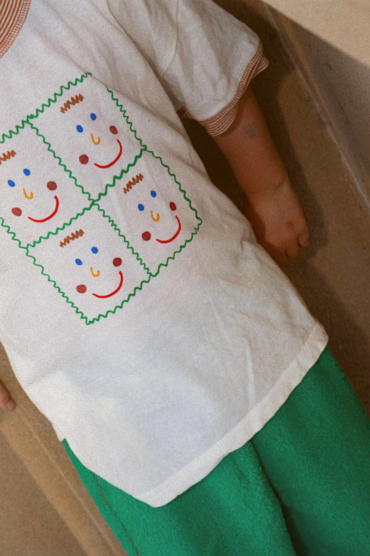 mam happy tee