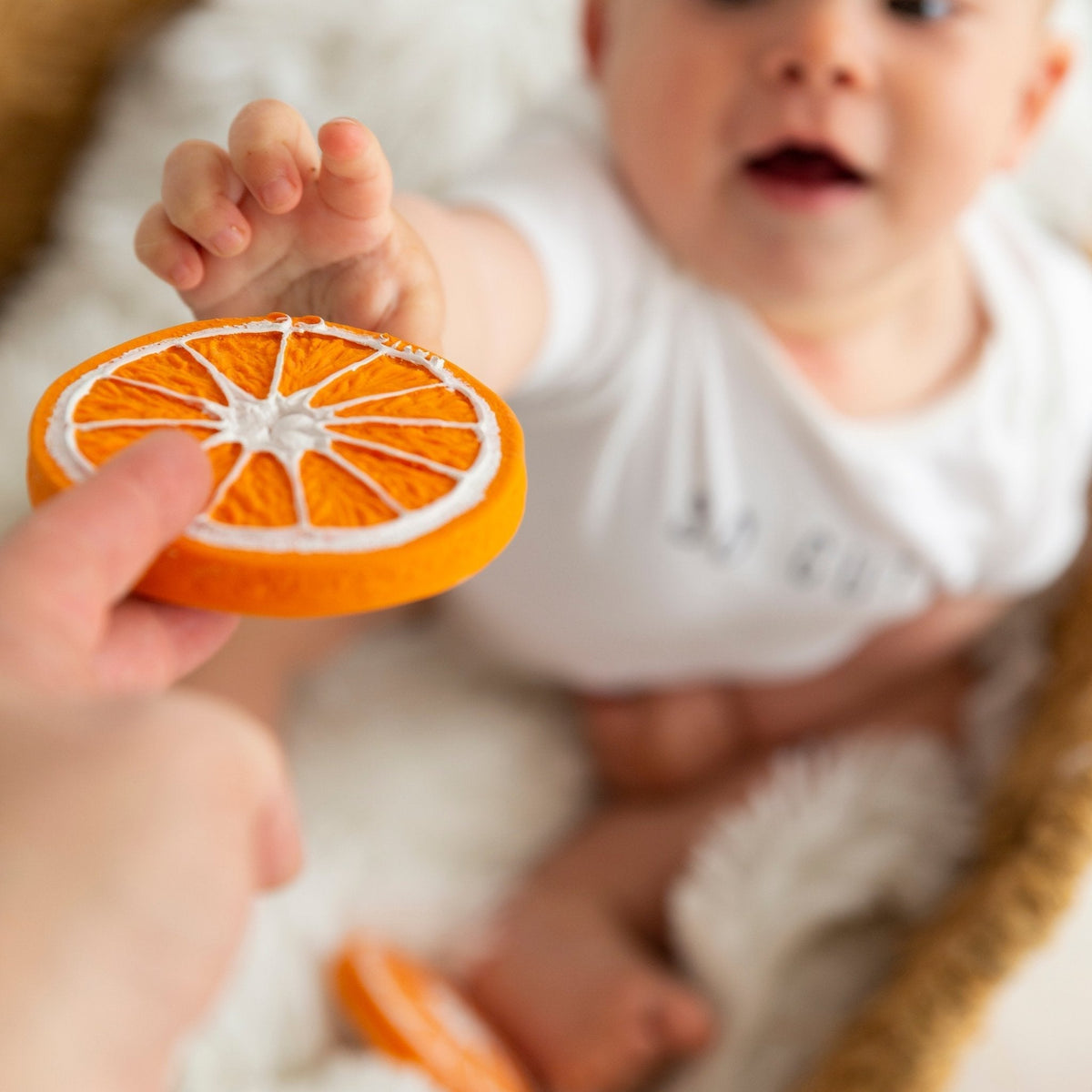 oli & carol - clementino the orange teether