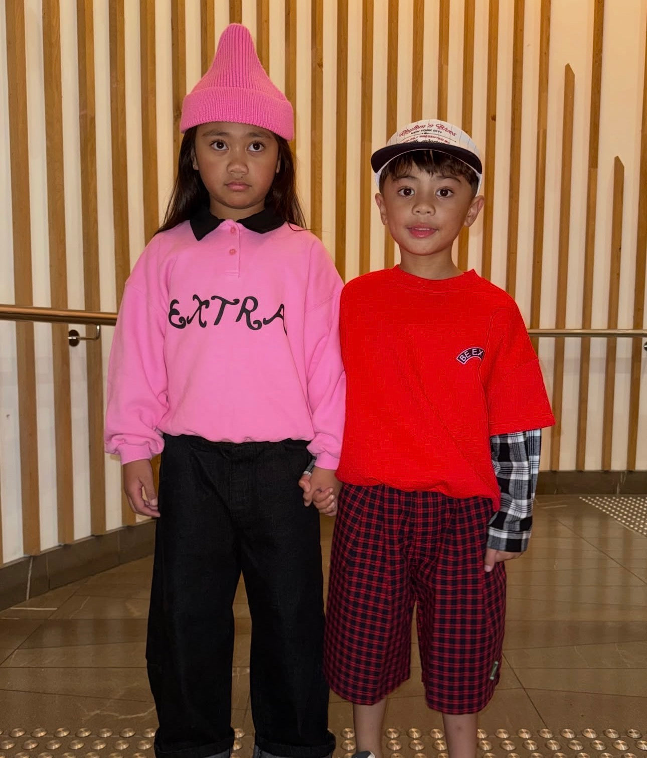 extra extra collar fleece crewneck- pink / black