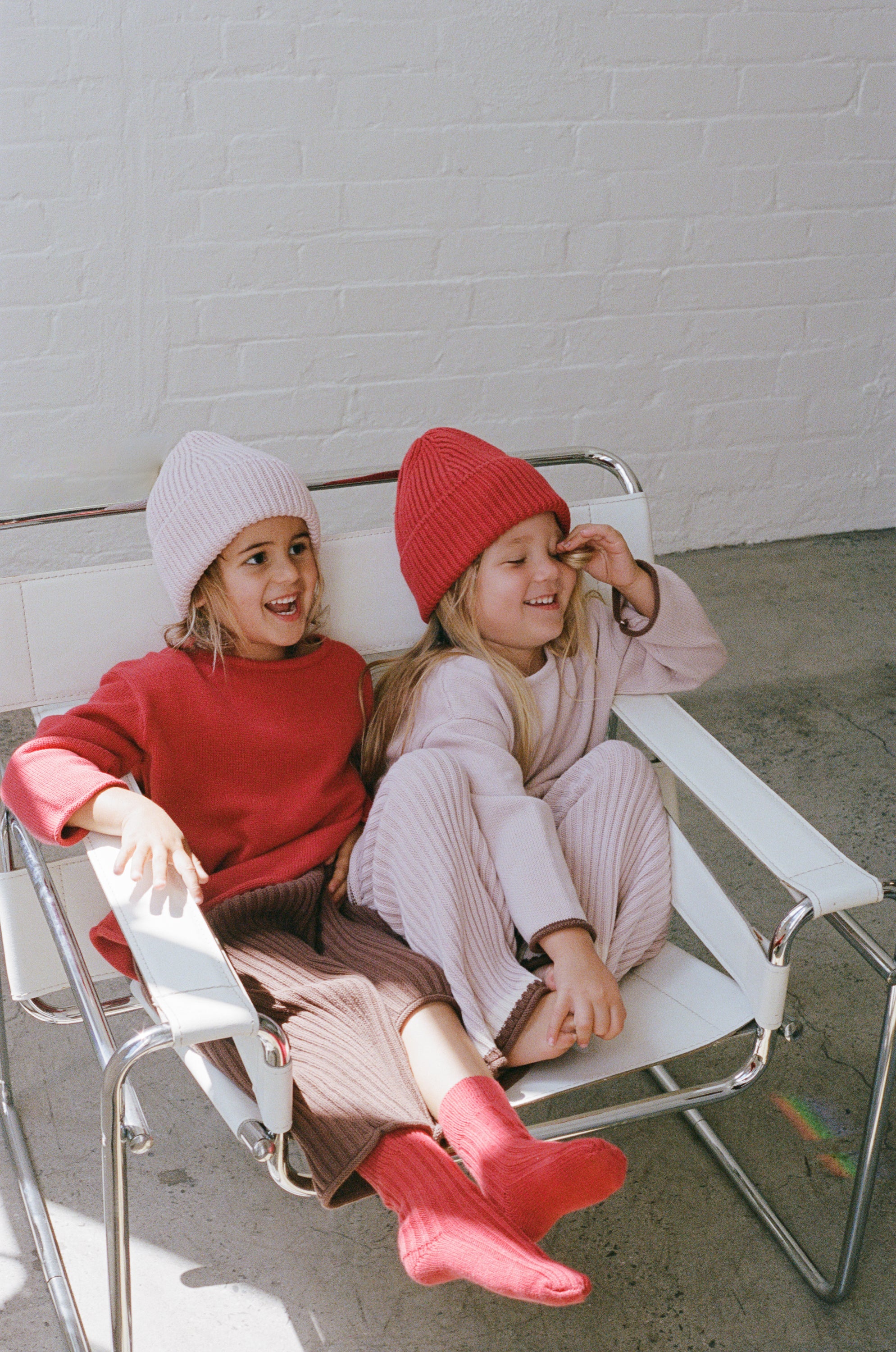 illoura the label knit beanie - dusty pink