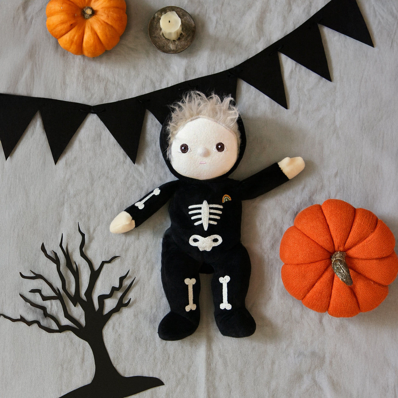 olli ella dinky dinkum - scully skeleton