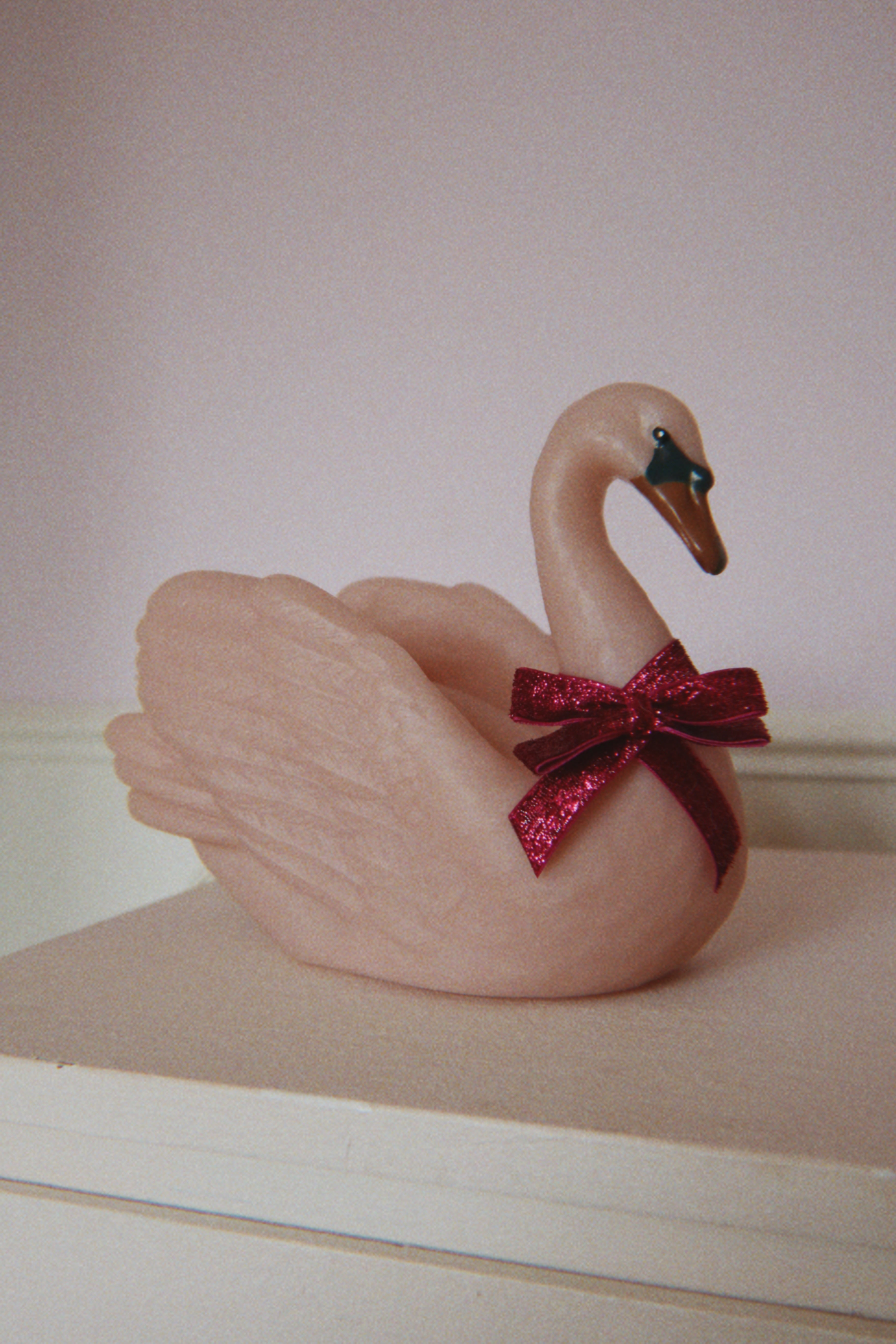 konges slojd swan lamp - pink (pre order)