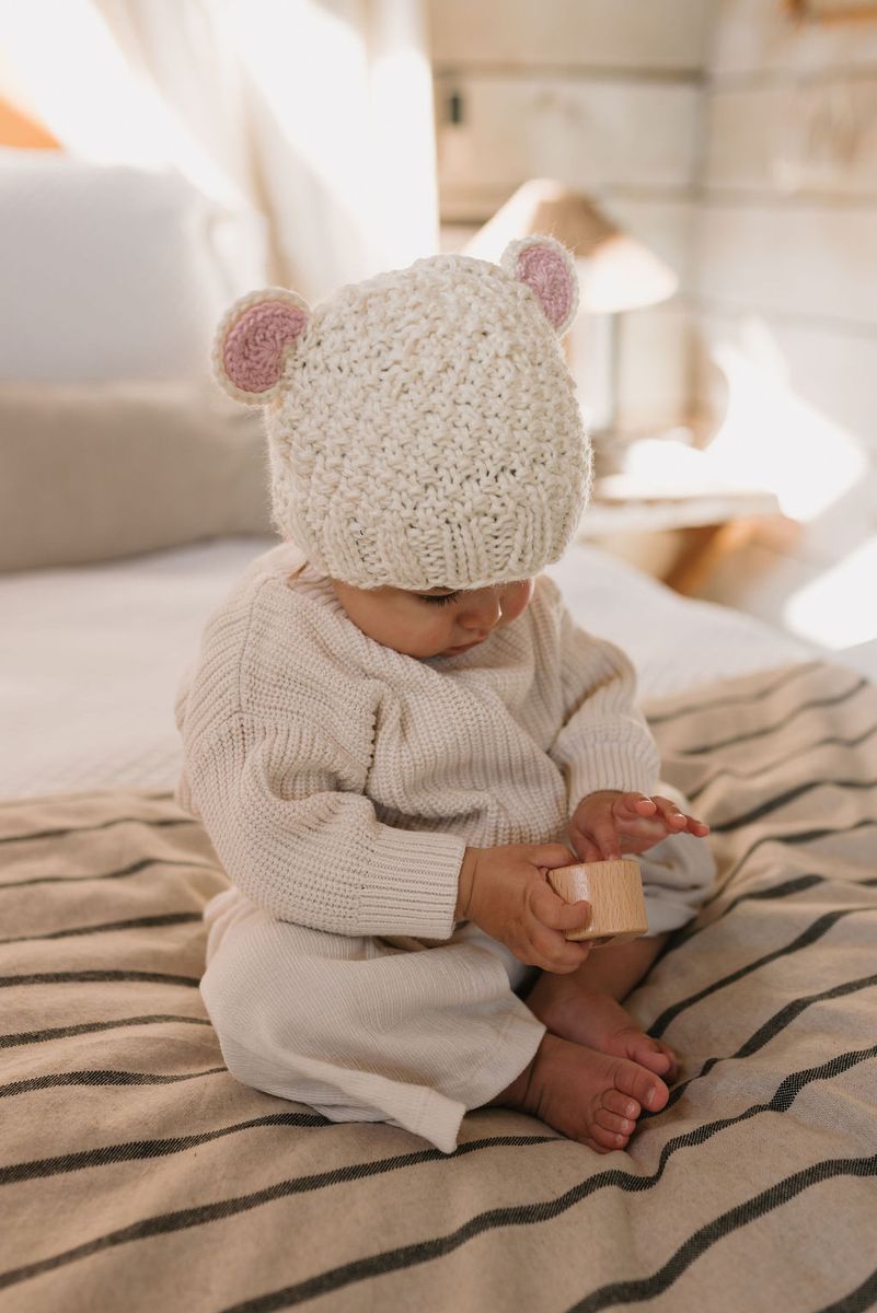 acorn kids bear baby beanie - oatmeal