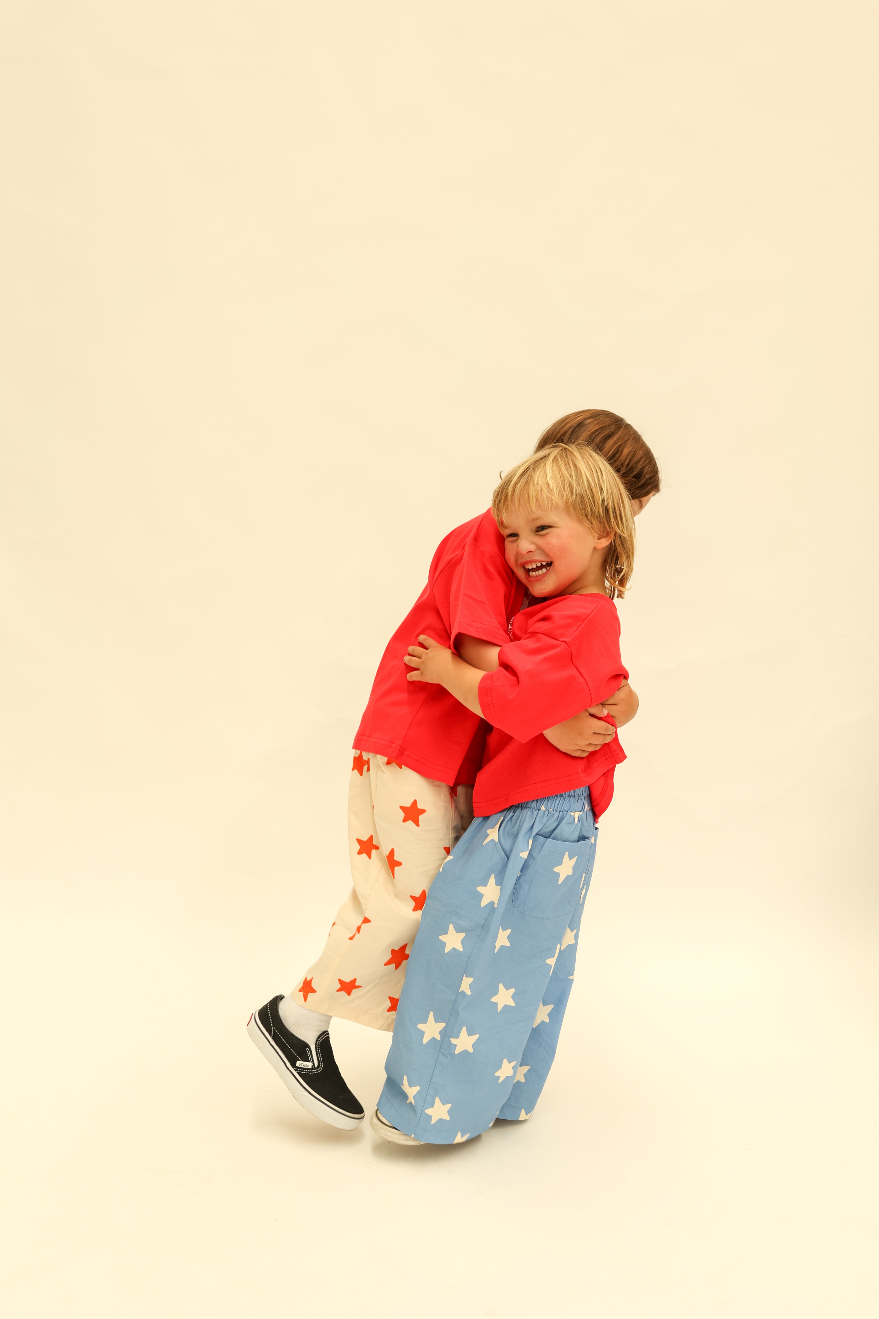 sunday siblings doc tee - red