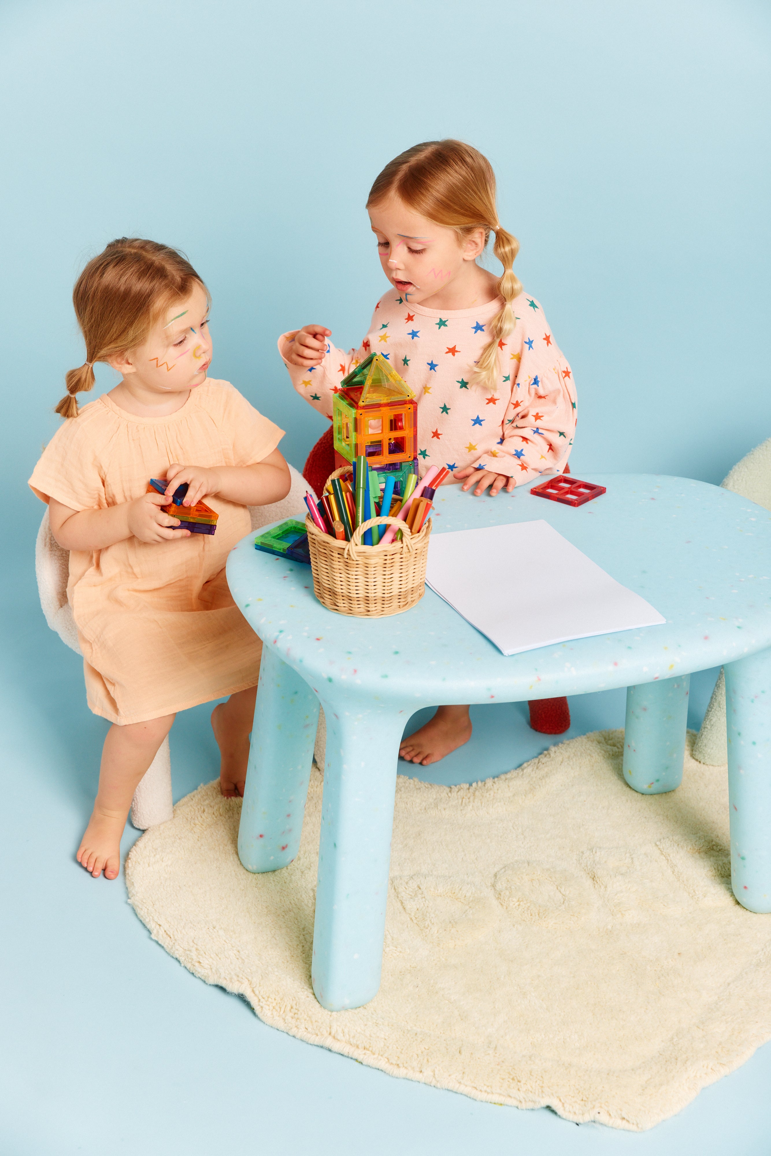 cowrie & conch cove confetti table