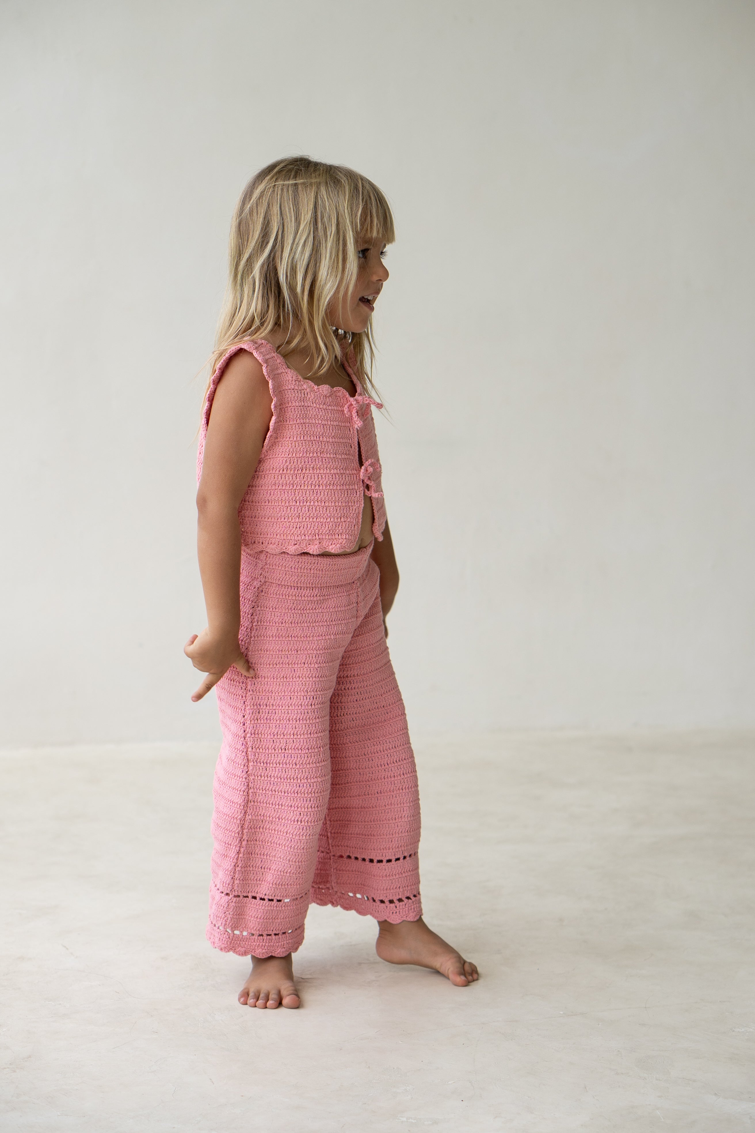 illoura the label crochet pants - coral