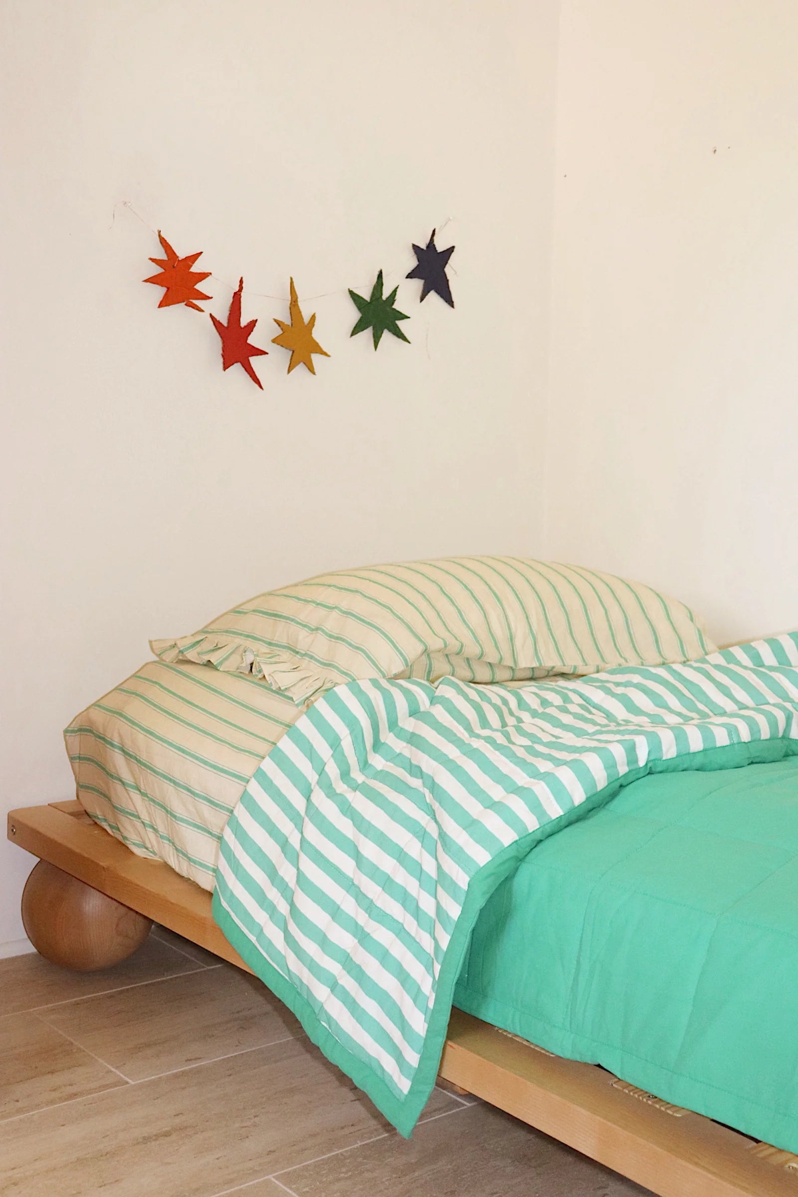 play linen meadow stripe reversible quilt