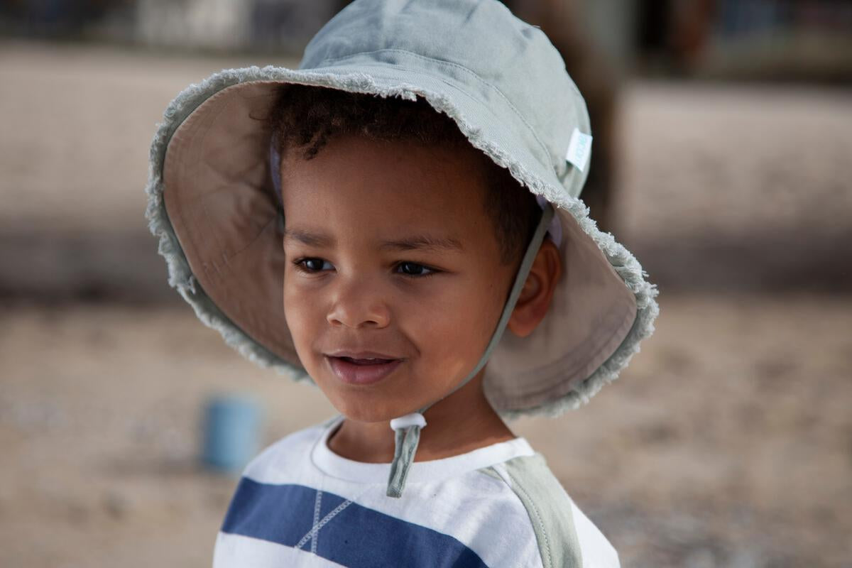 acorn kids frayed bucket hat - khaki