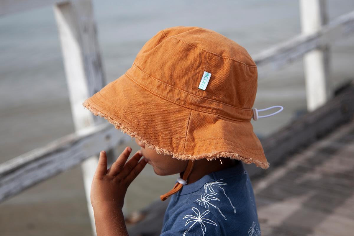 acorn kids frayed bucket hat - chestnut