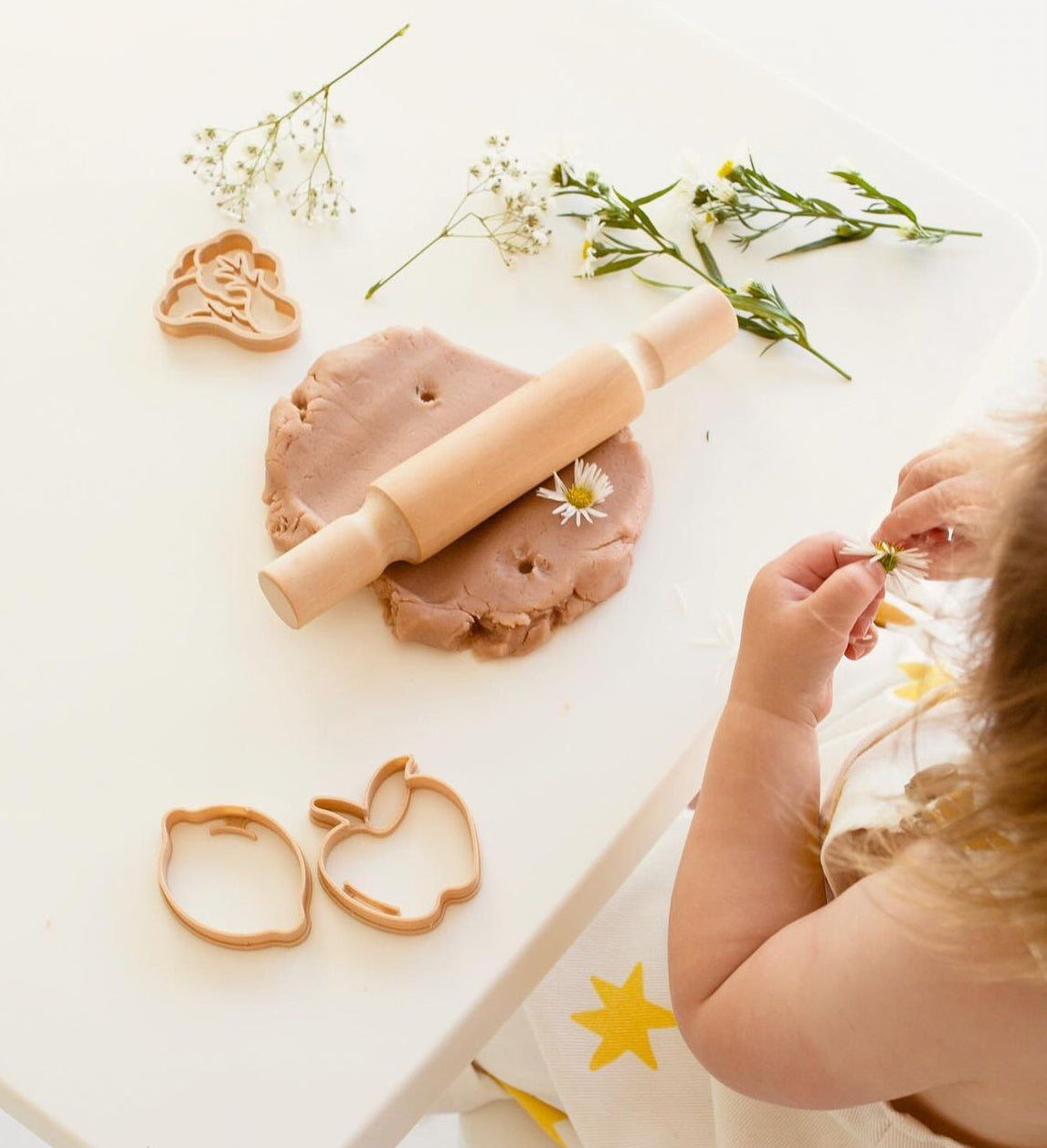 the slow space natural play dough - brown (choccy milk)