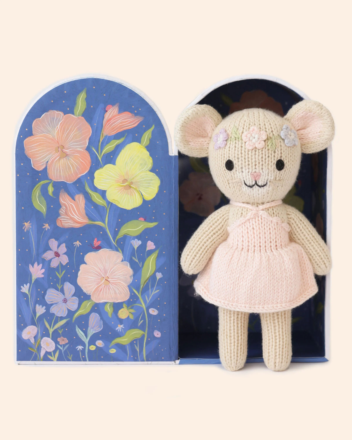 cuddle + kind tiny emma the mouse