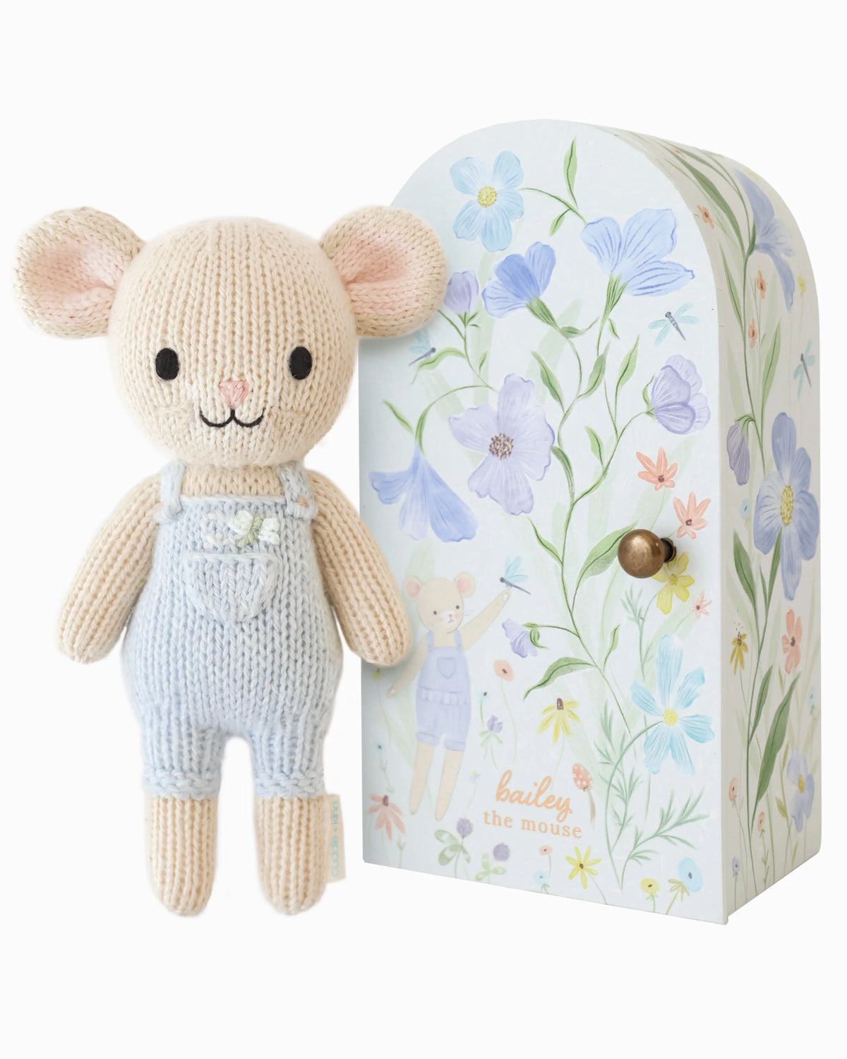 cuddle + kind tiny bailey the mouse