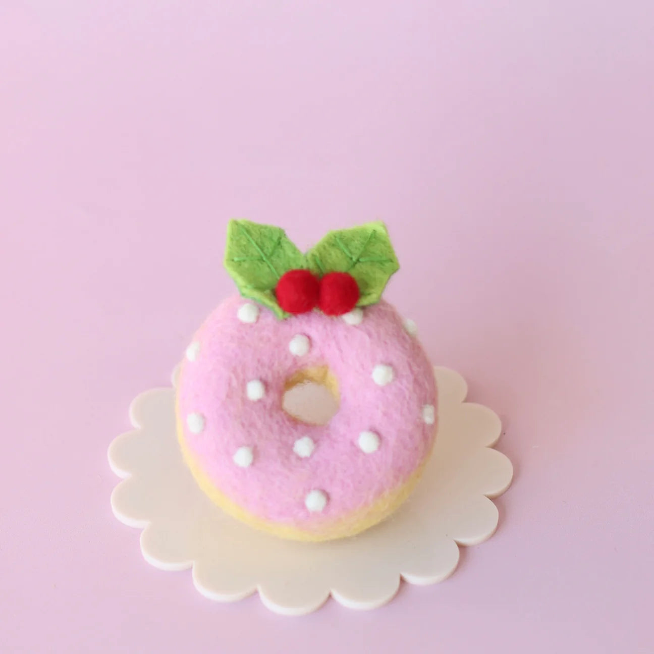 juni moon festive donut - pink snow