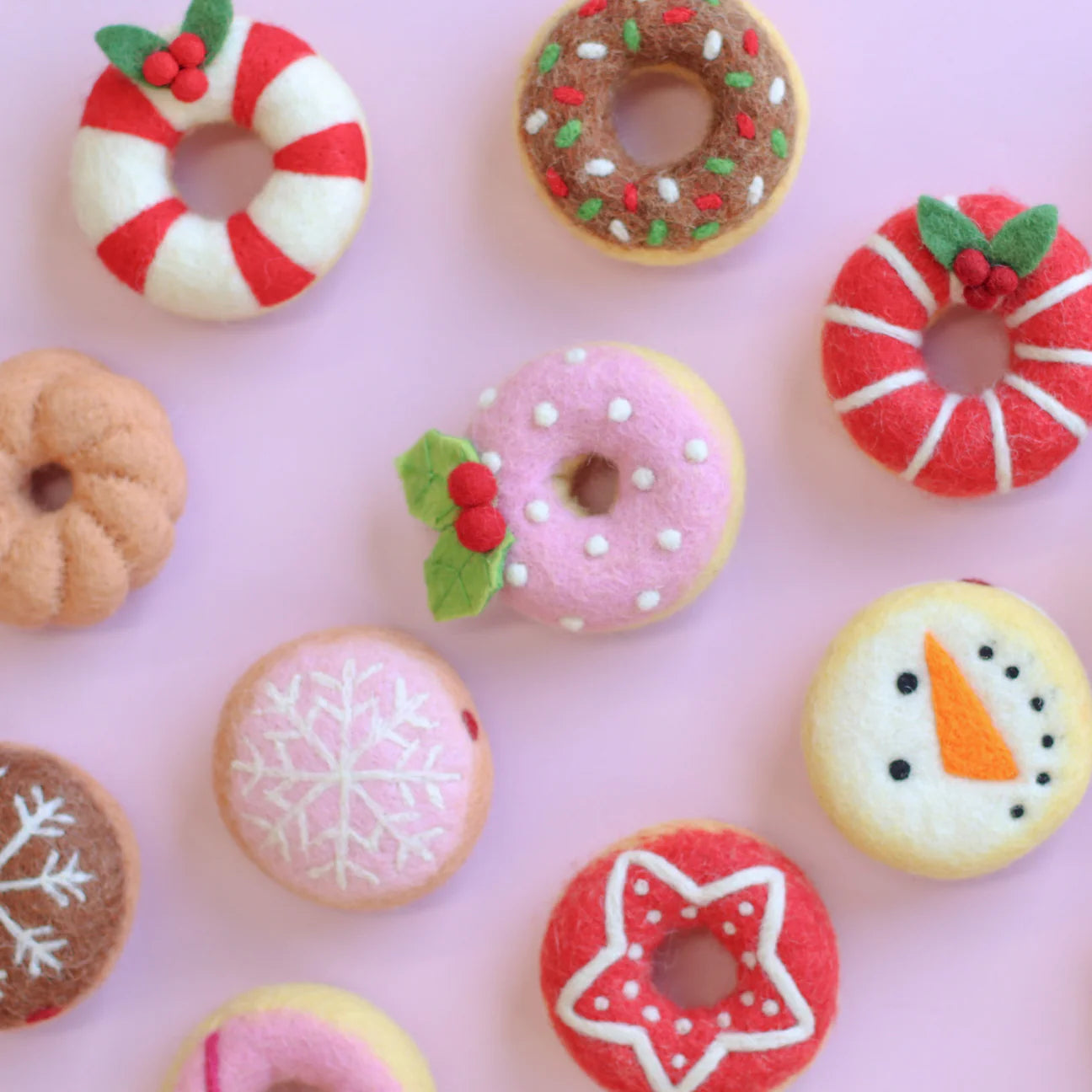 juni moon festive donut - pink snow