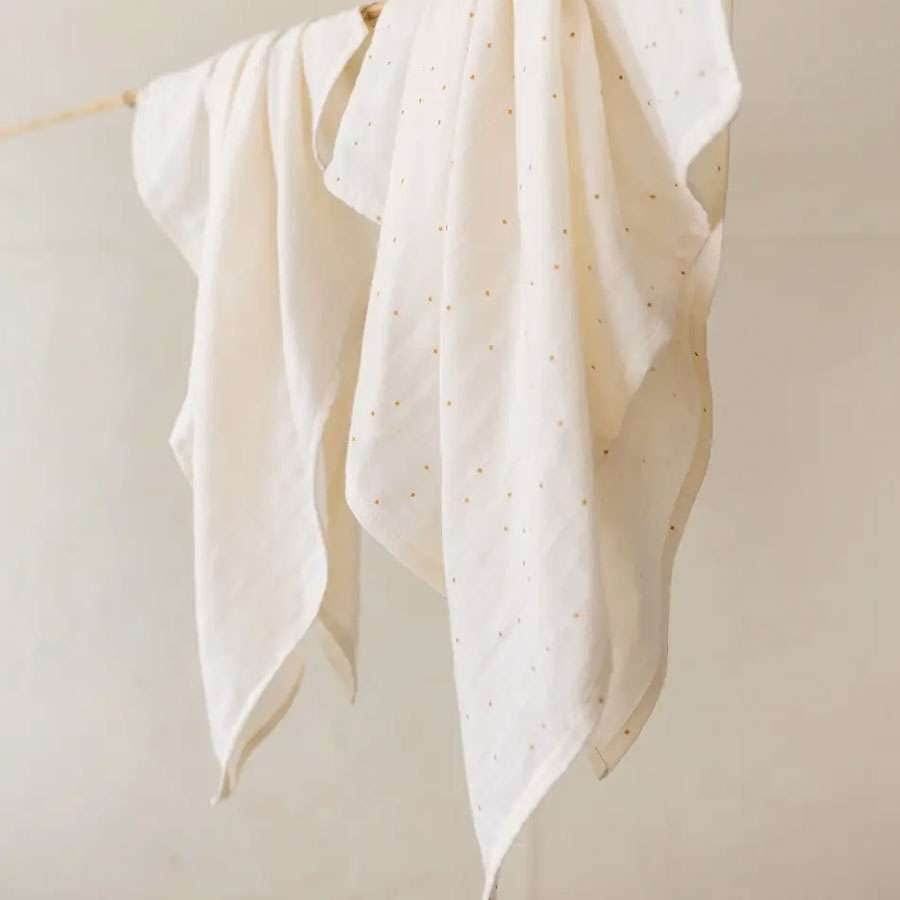 nobodinoz butterfly swaddle - honey sweet dots 100 x 120cm