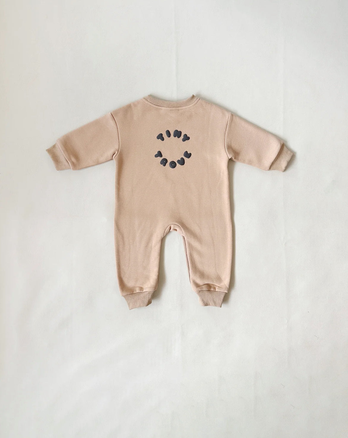 tiny trove otto puff logo circle romper - fawn