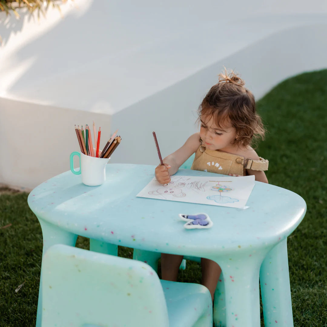 cowrie & conch cove confetti table