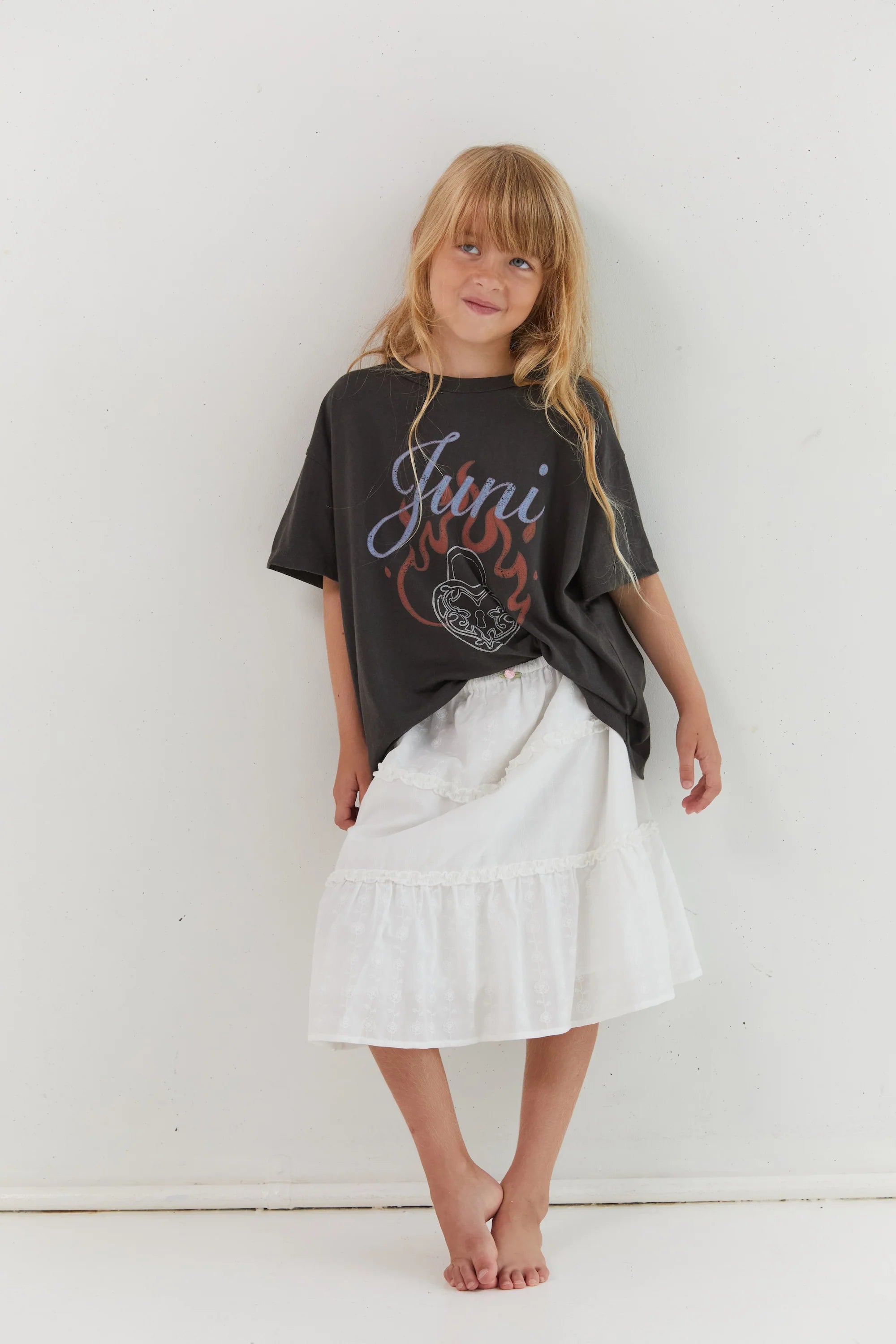 juni jnr hearts on fire tee - washed black