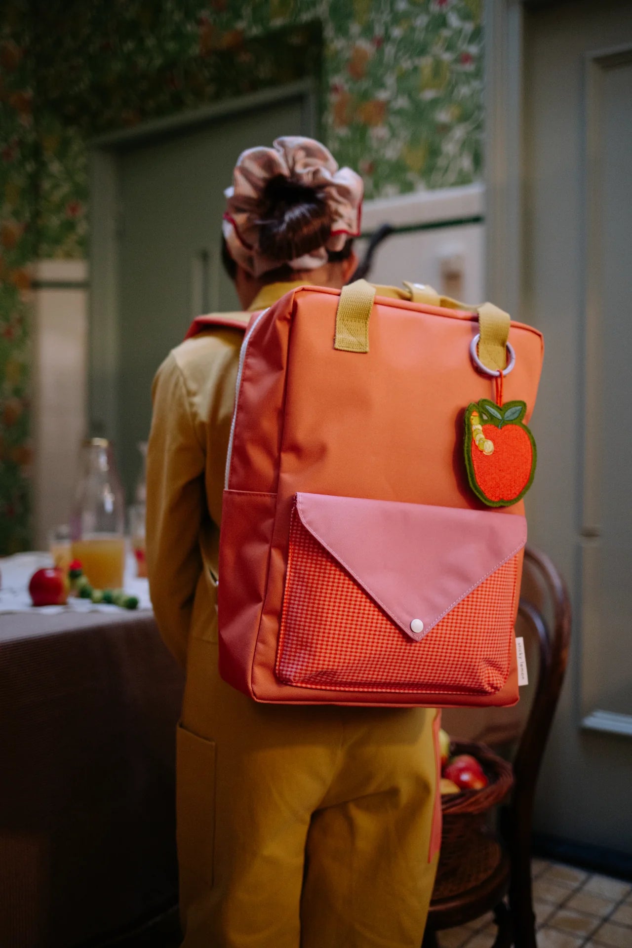 sticky lemon large envelope backpack - maple whirl