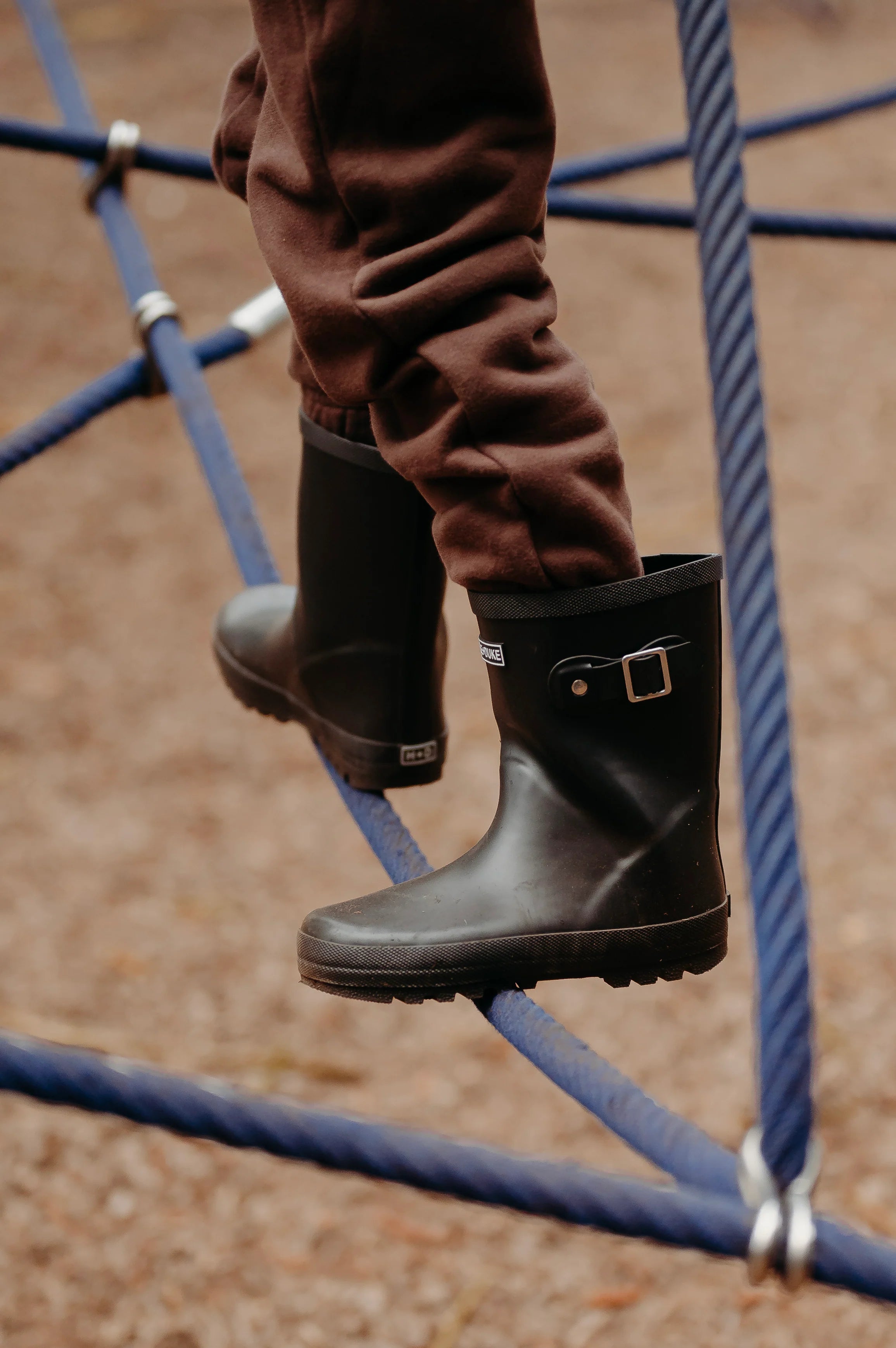 hubble + duke natural rubber gumboots - black