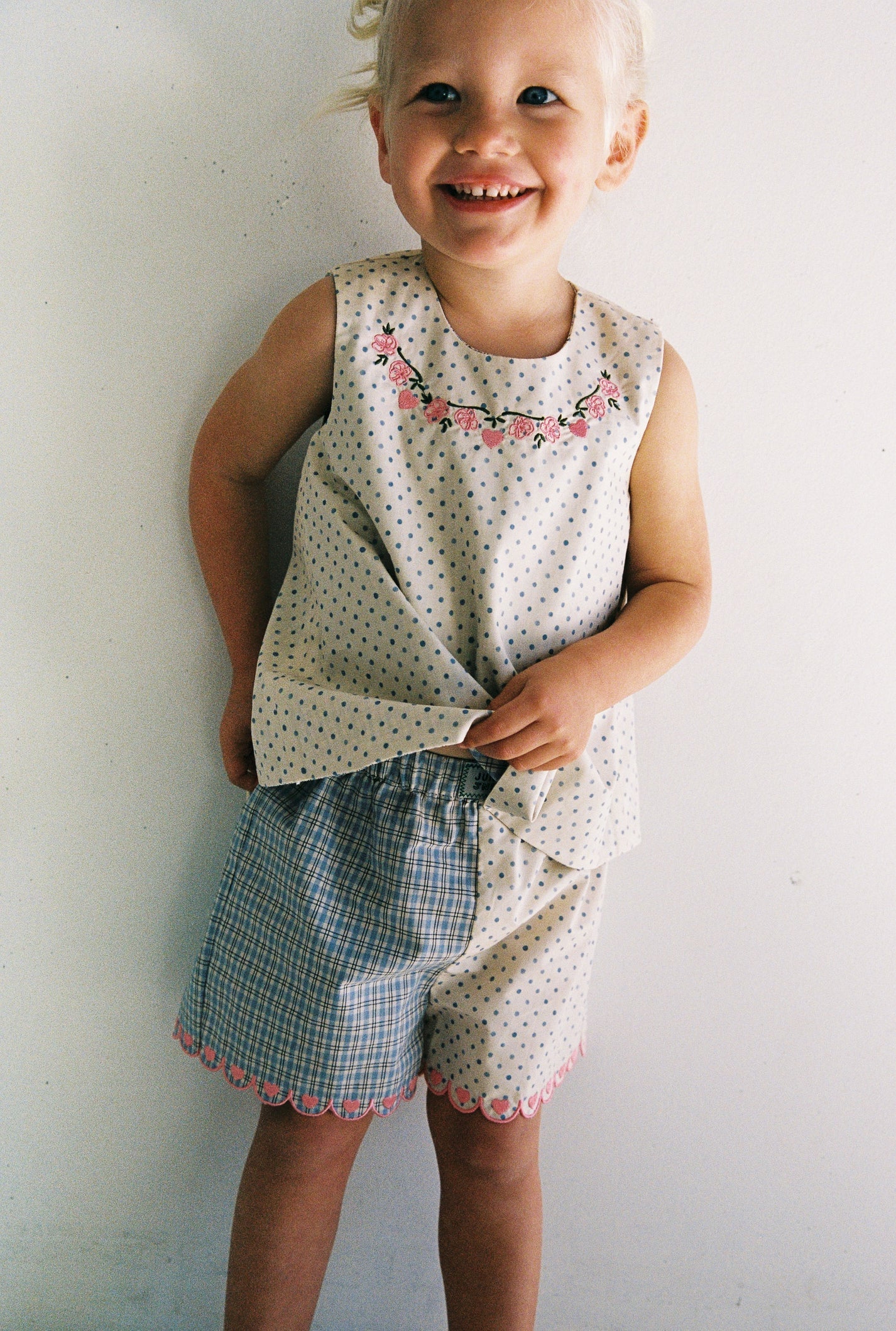 juni jnr della short - blue check