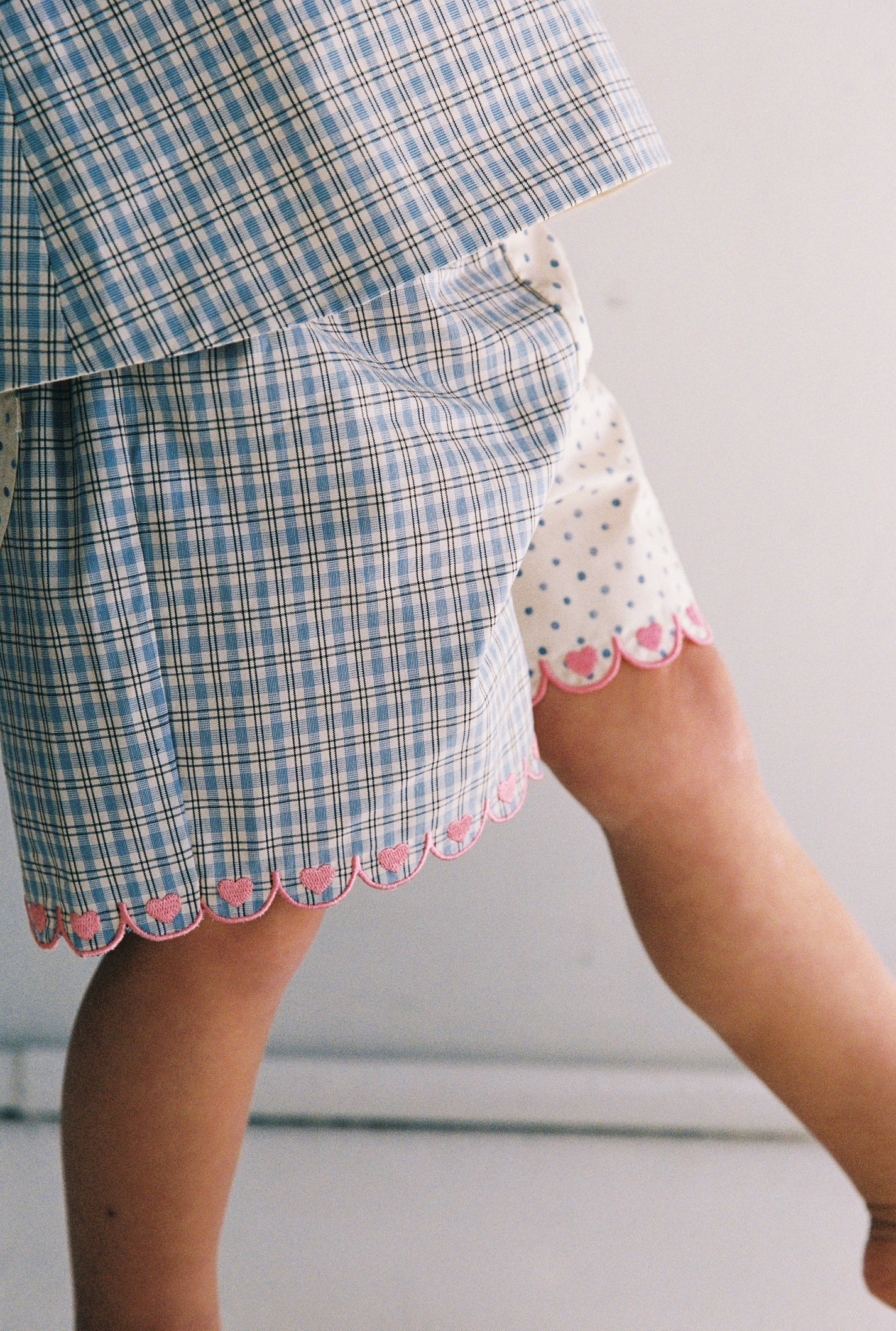 juni jnr della short - blue check