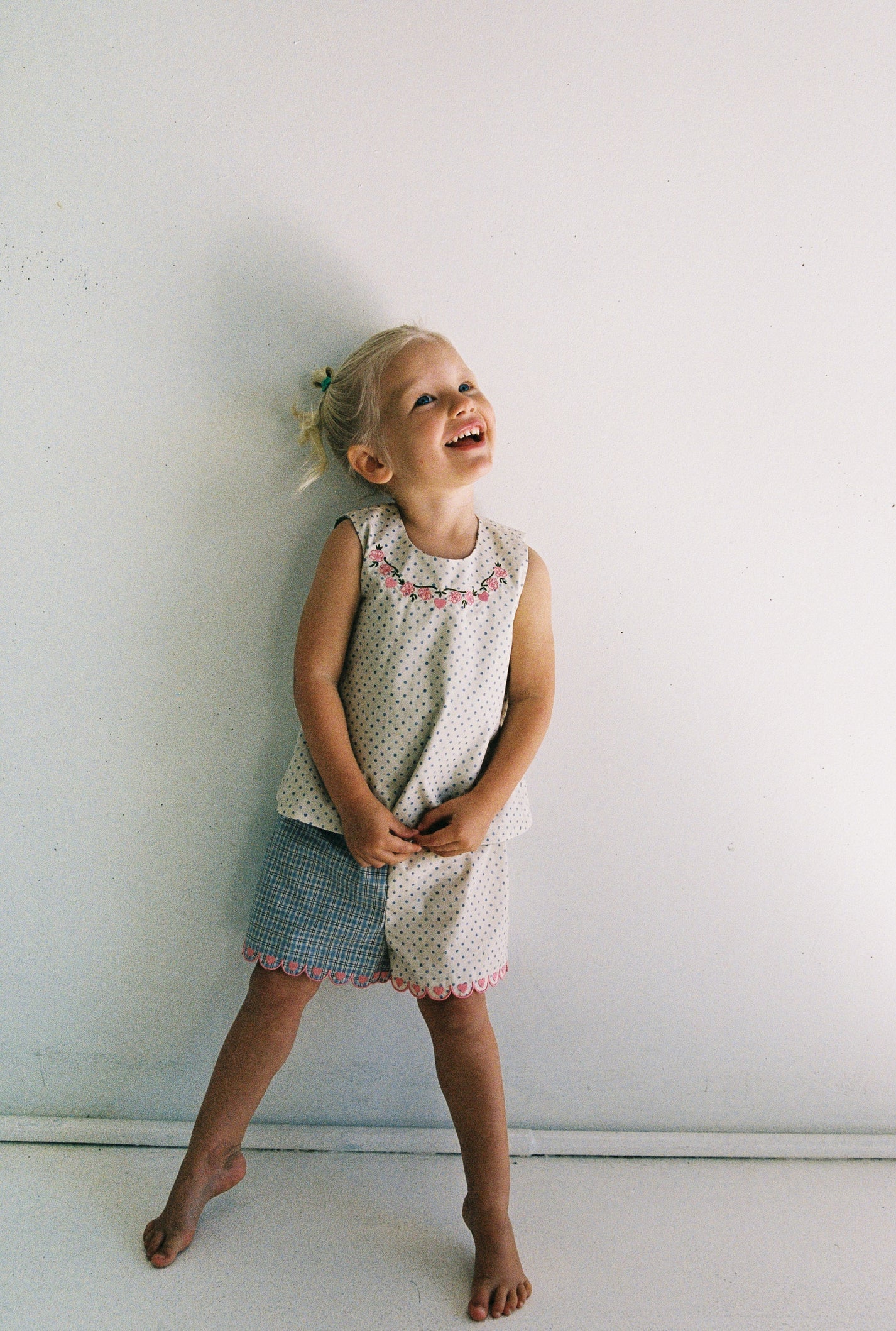 juni jnr della short - blue check