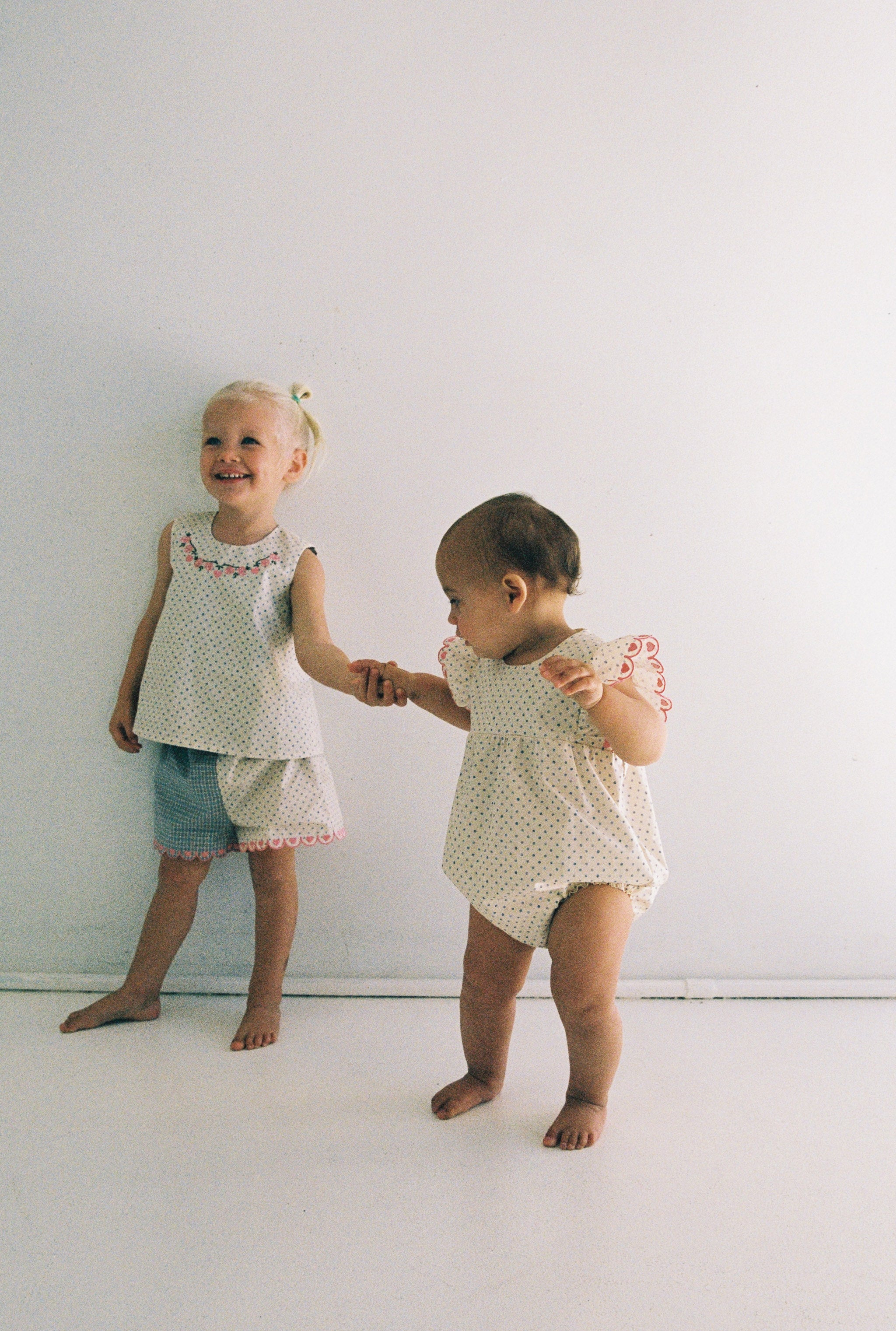 juni jnr della short - blue check