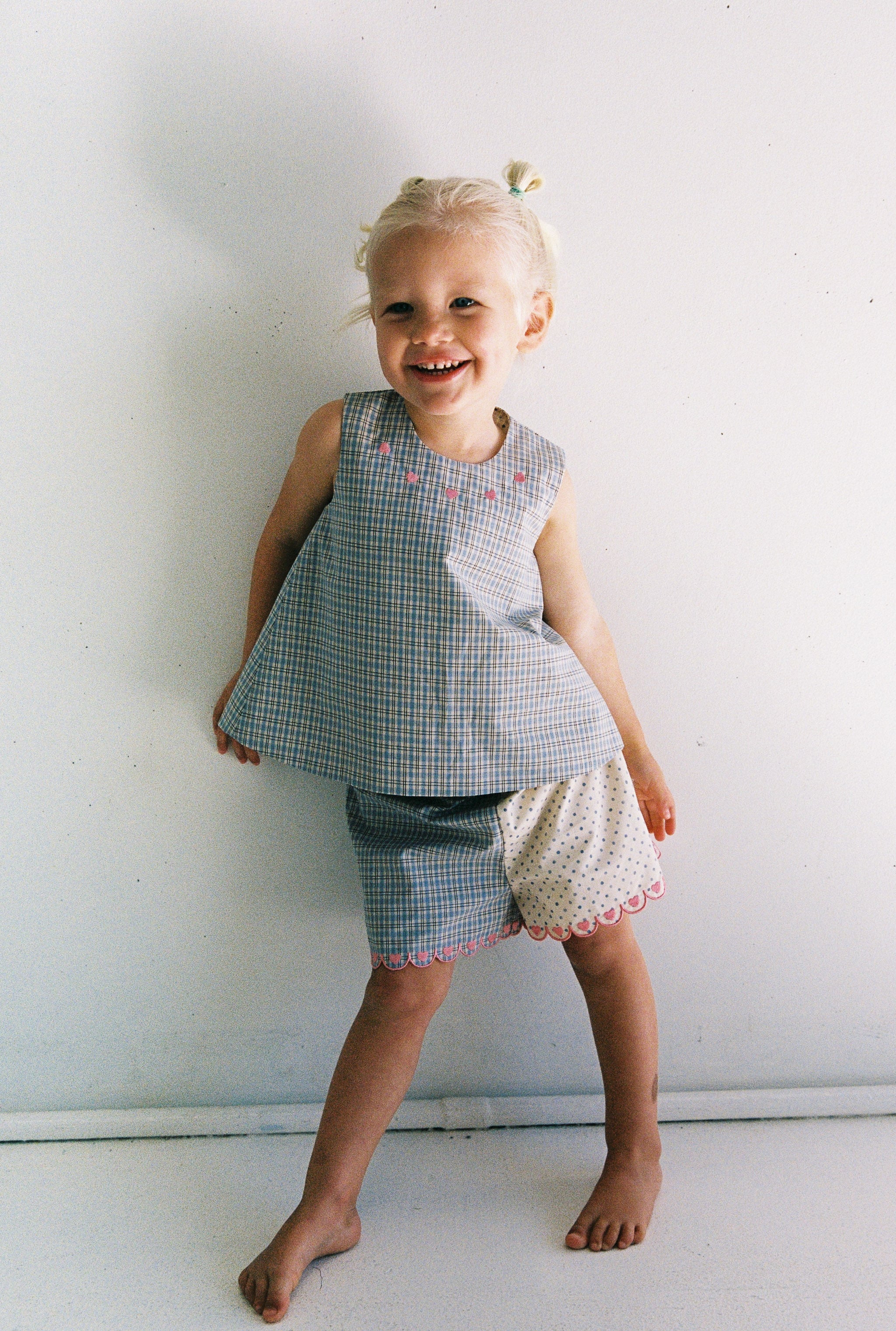 juni jnr della short - blue check