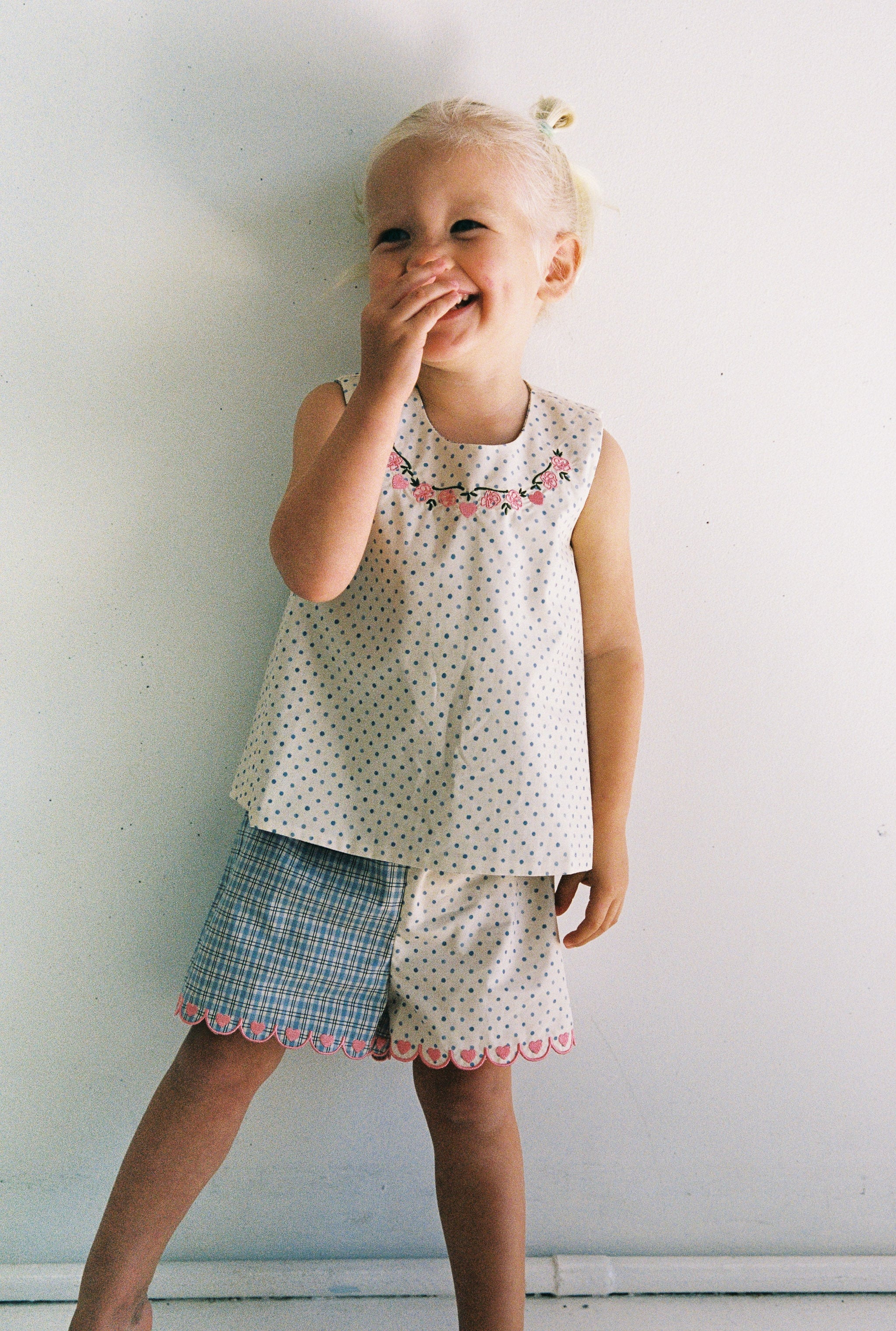 juni jnr della short - blue check
