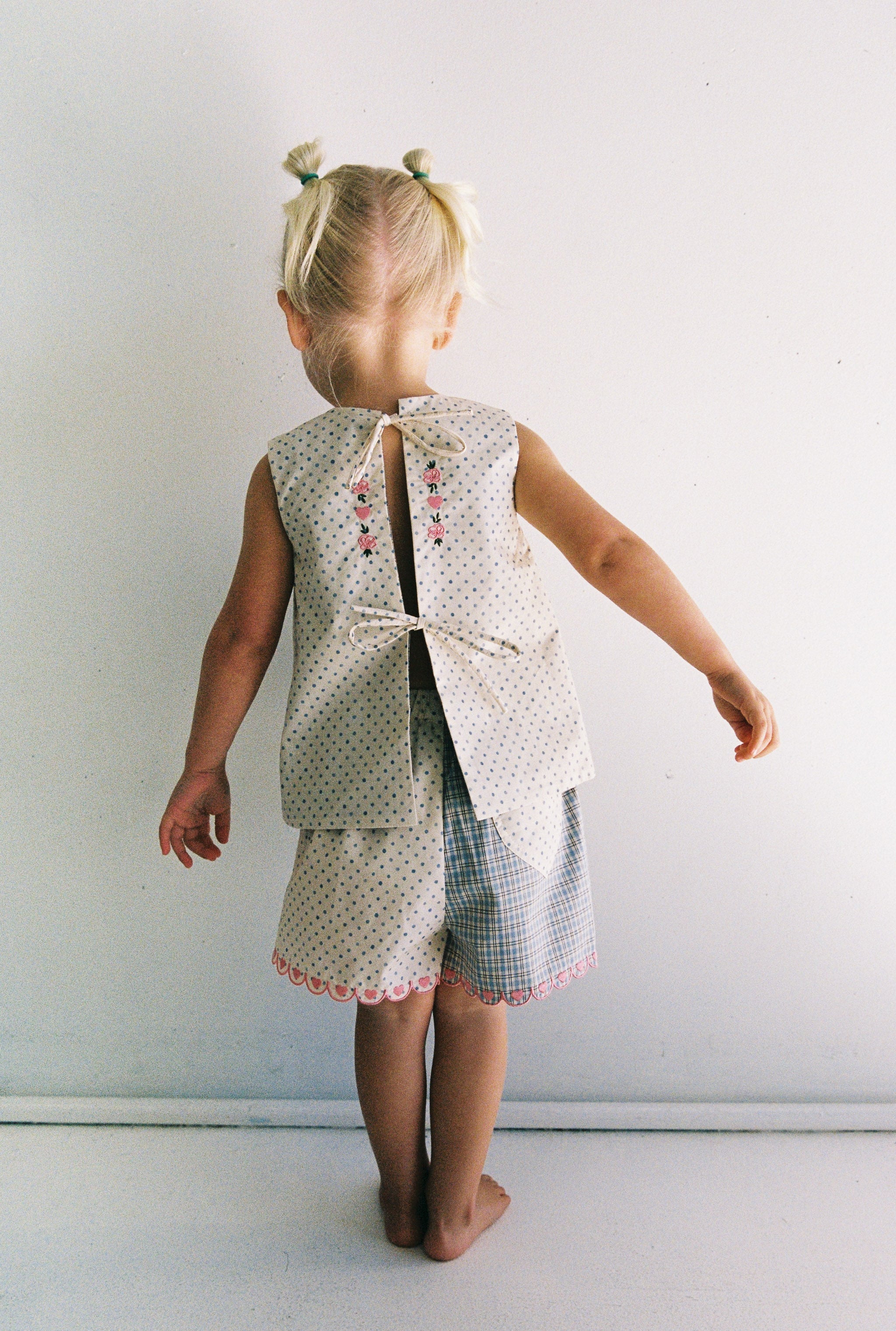 juni jnr della short - blue check
