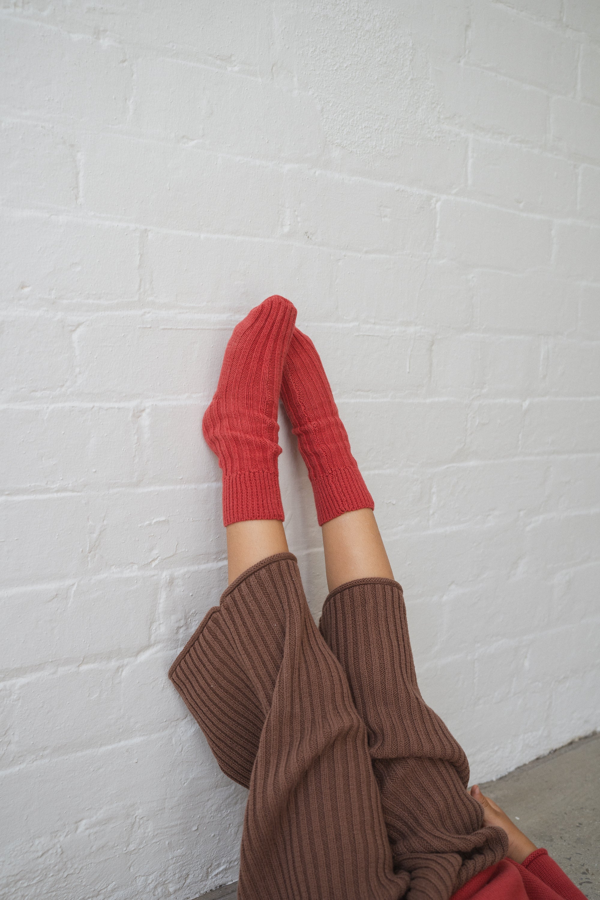 illoura the label knit socks - chilli