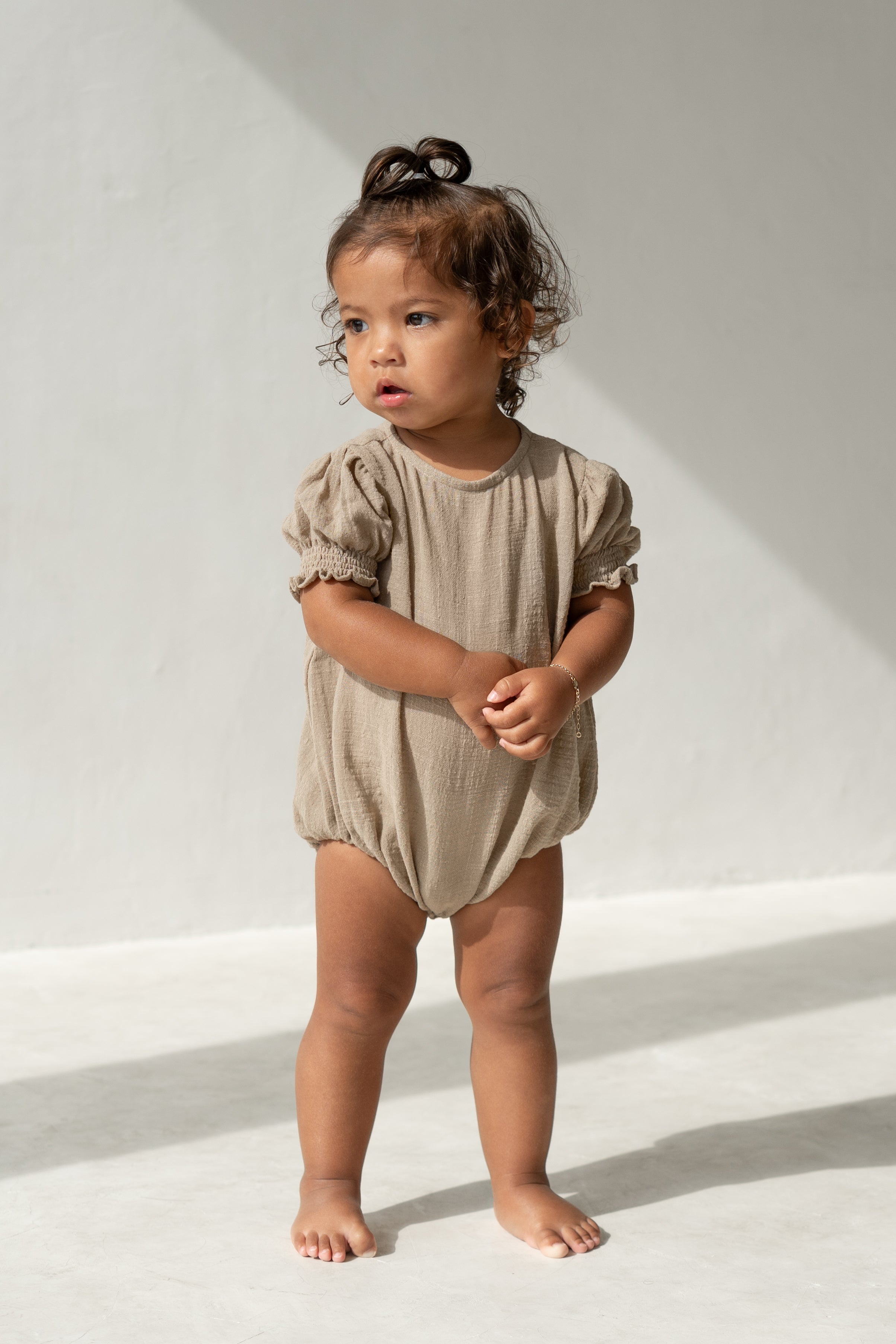 illoura the label summer meadow romper - mushroom