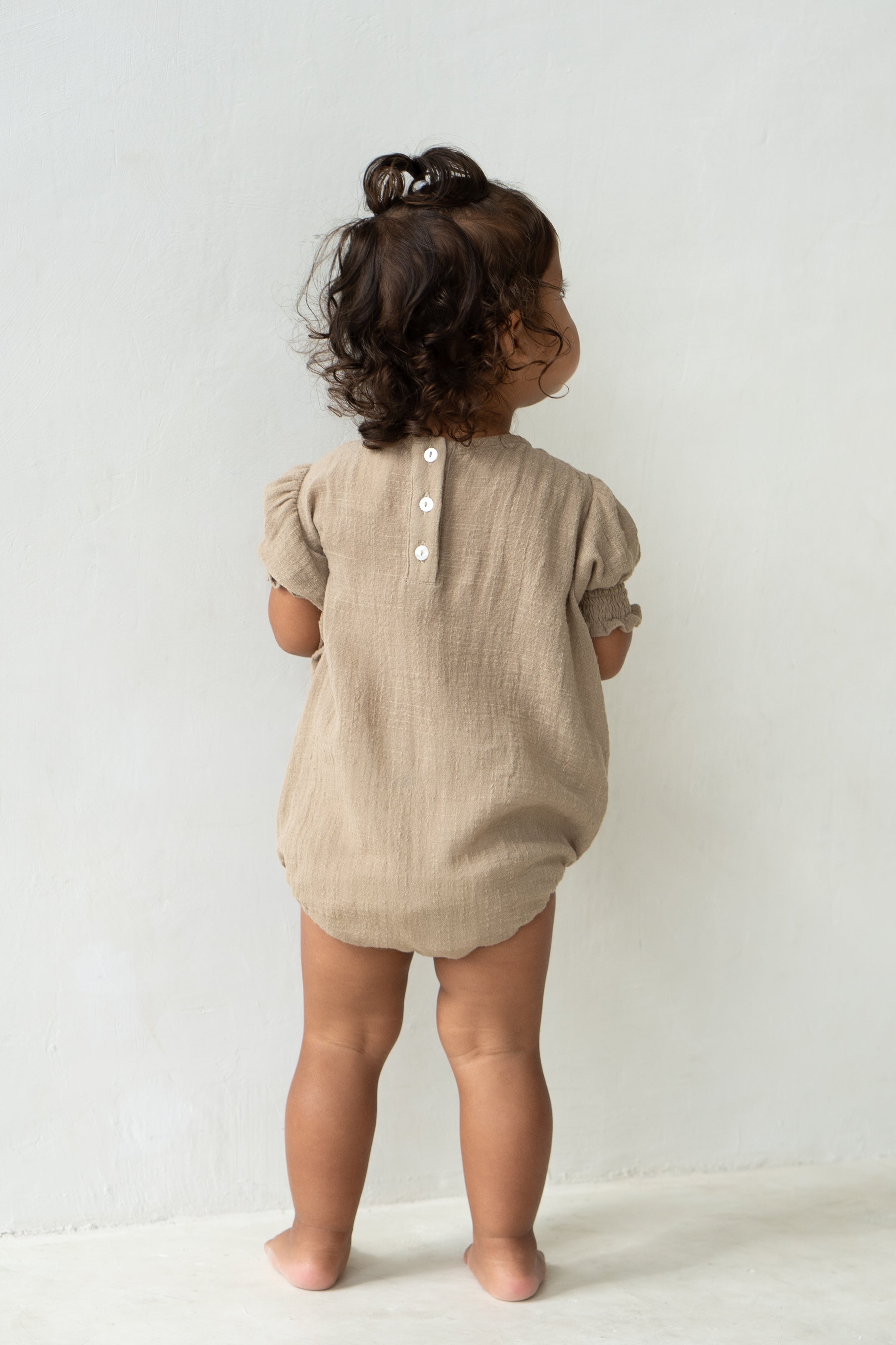 illoura the label summer meadow romper - mushroom