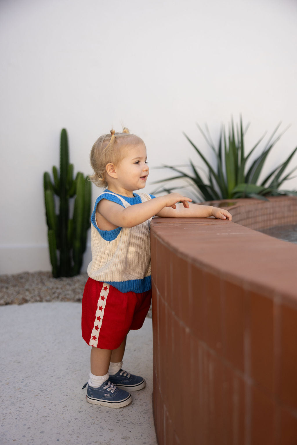 sunday siblings playtime cord shorts - red