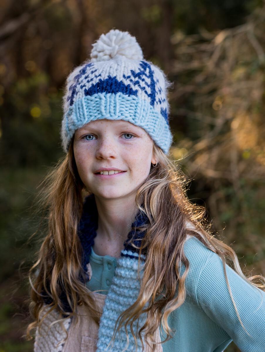 acorn kids forest beanie - navy + blue